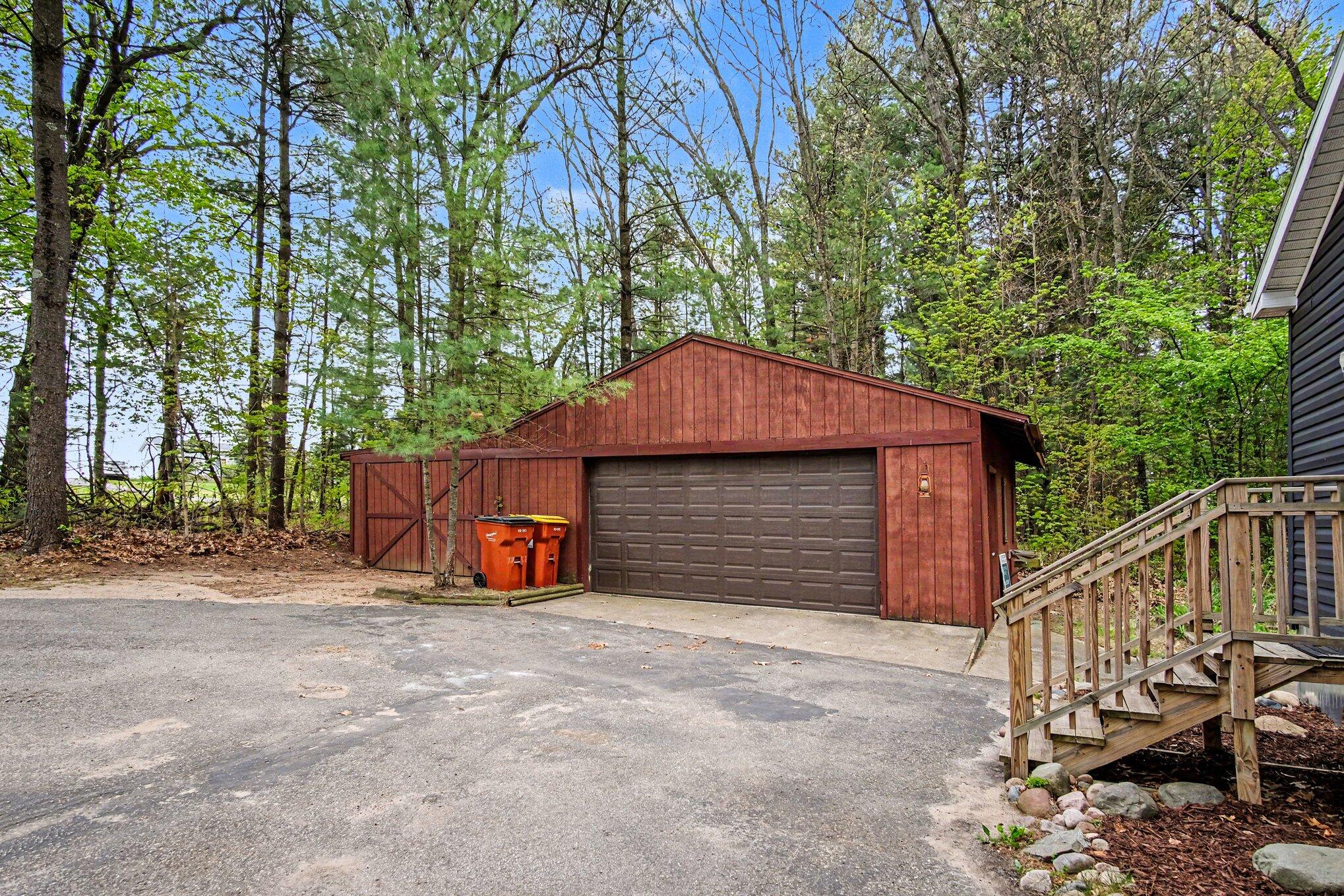 11595 13 Mile Road NE Rockford MI 49341