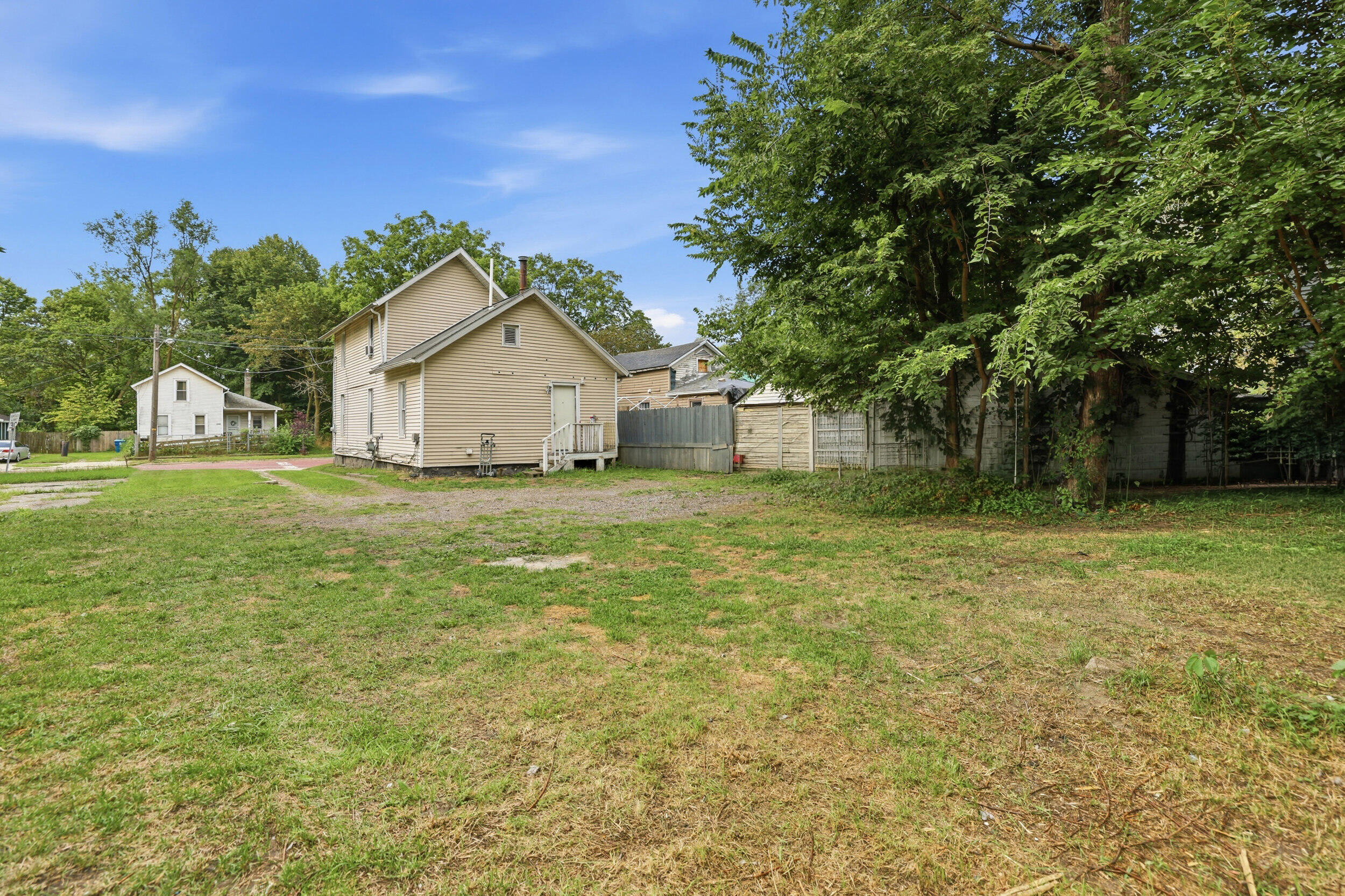 1207 E Vine Street Kalamazoo MI 49001