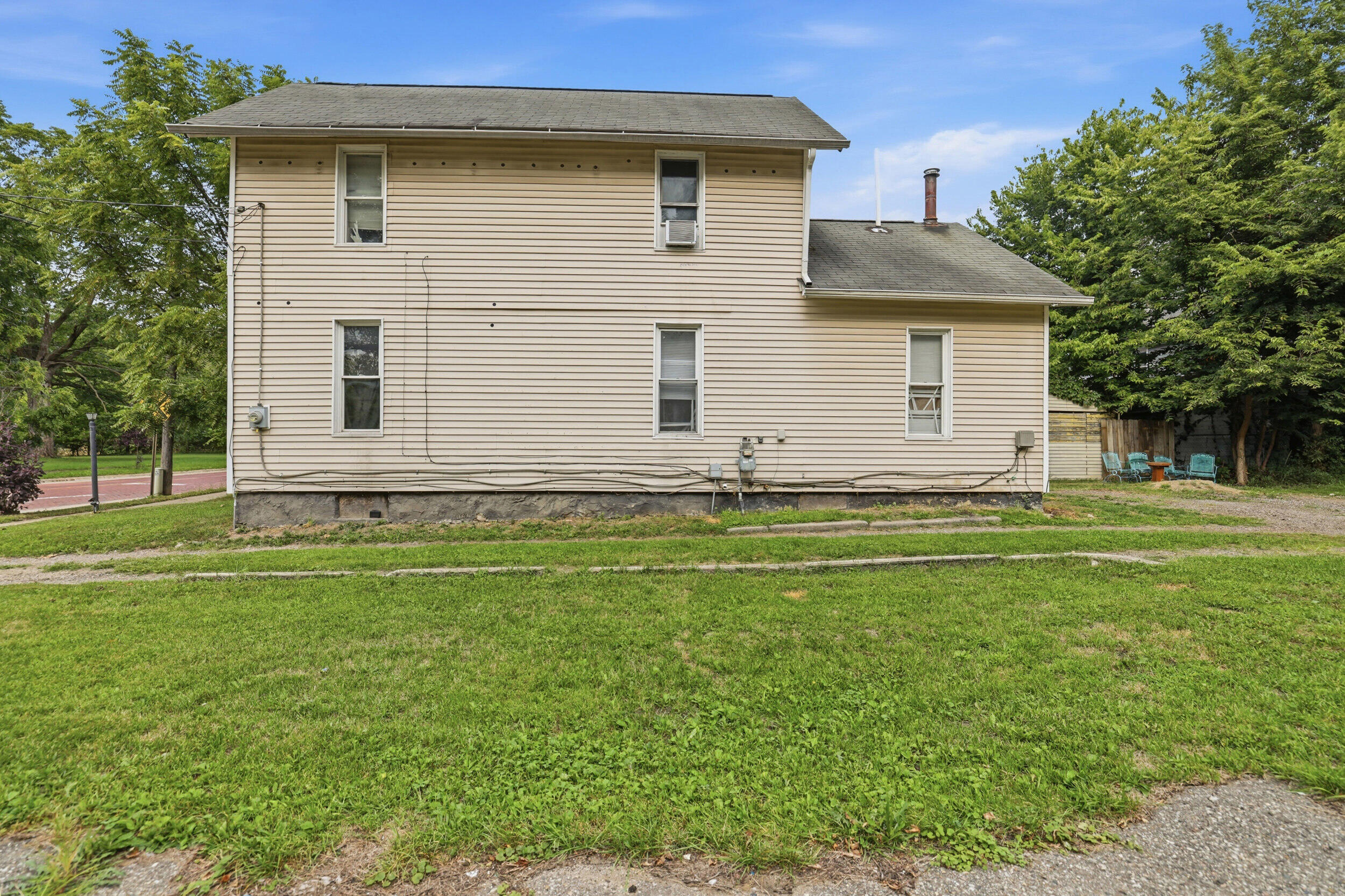 1207 E Vine Street Kalamazoo MI 49001