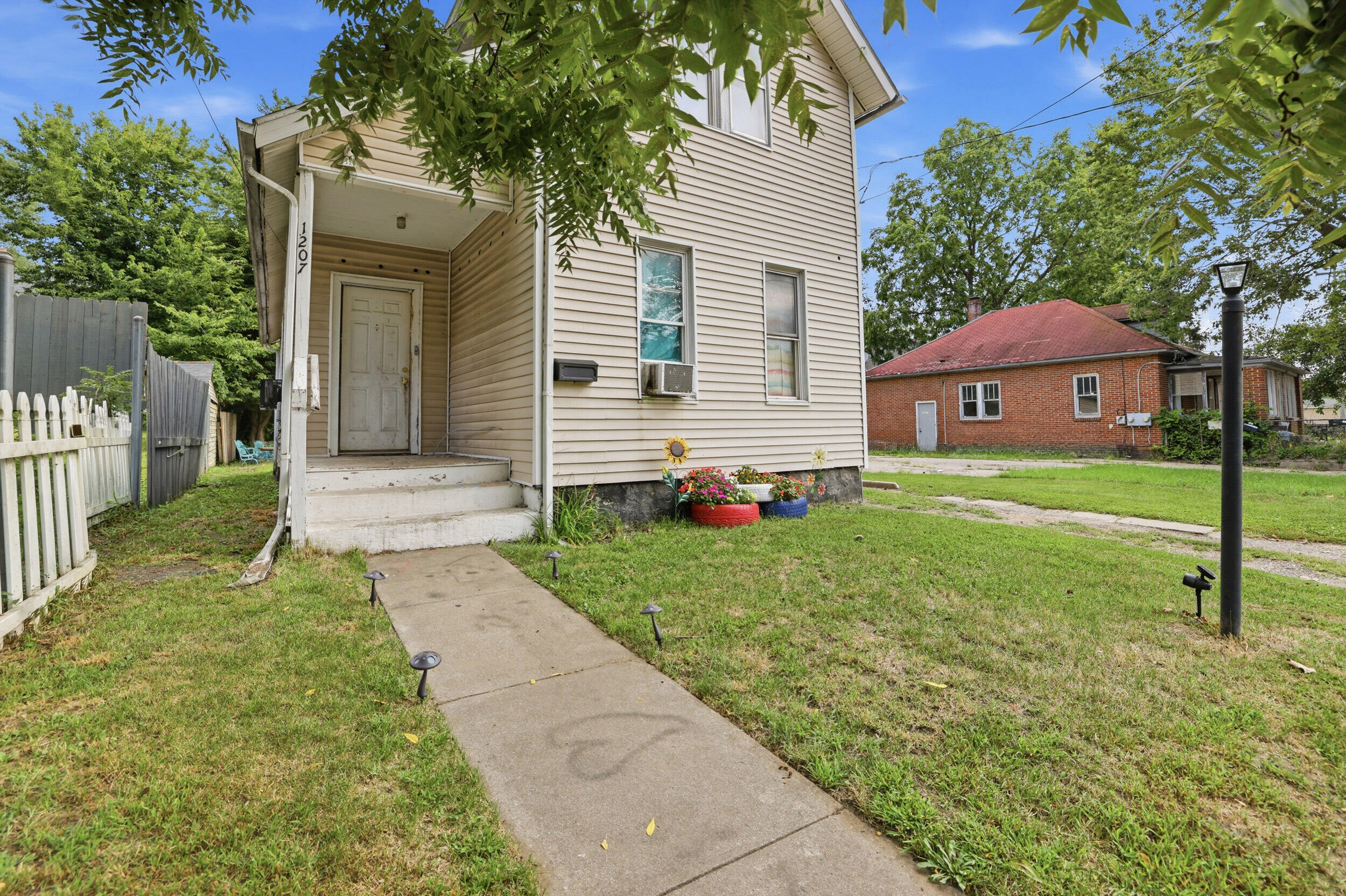 1207 E Vine Street Kalamazoo MI 49001