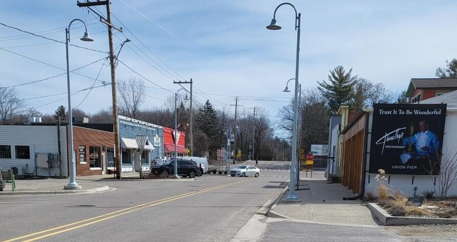 8887 Elm Valley Road Union Pier MI 49129