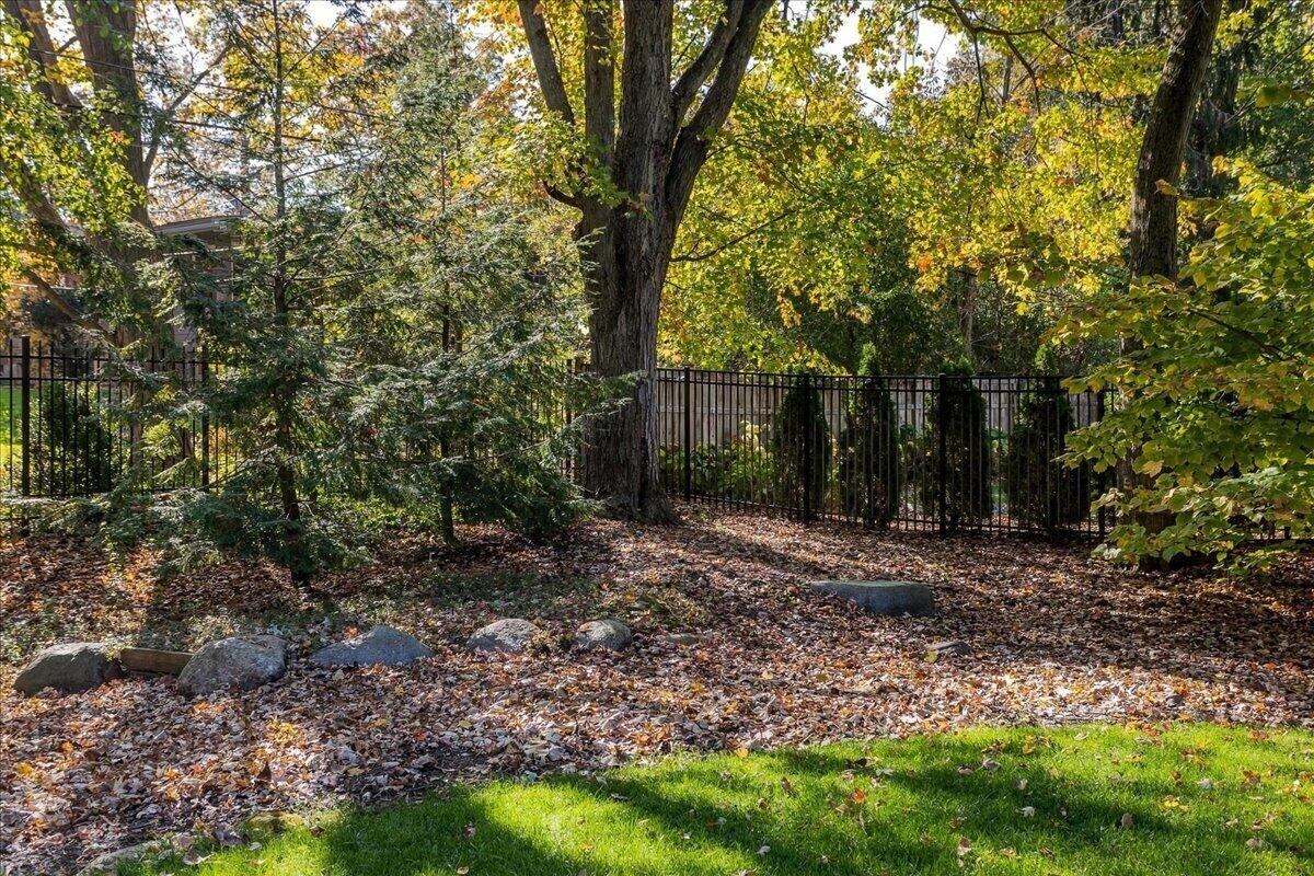 2746 Beechwood Drive SE East Grand Rapids MI 49506