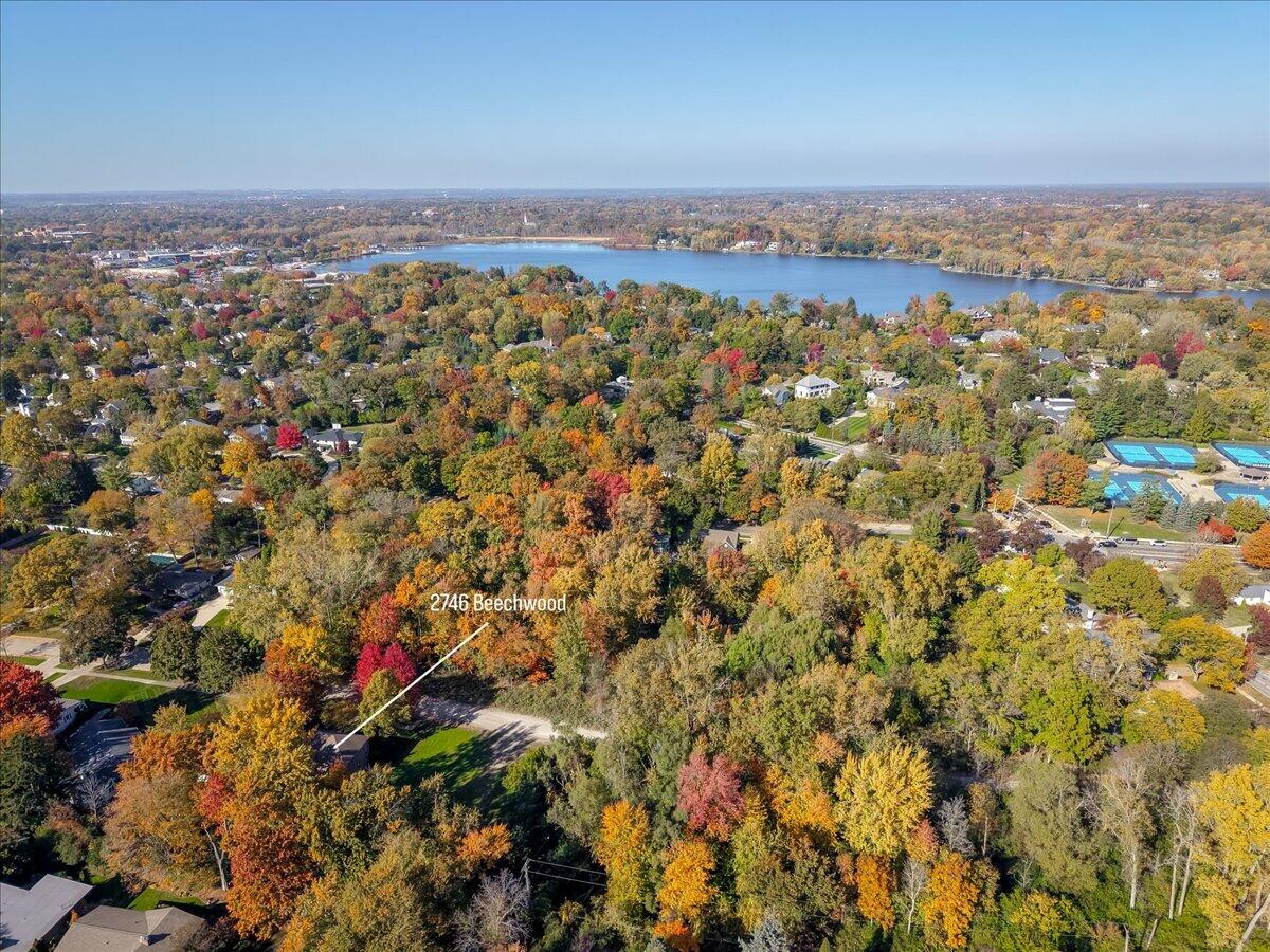 2746 Beechwood Drive SE East Grand Rapids MI 49506
