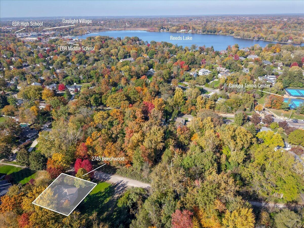 2746 Beechwood Drive SE East Grand Rapids MI 49506