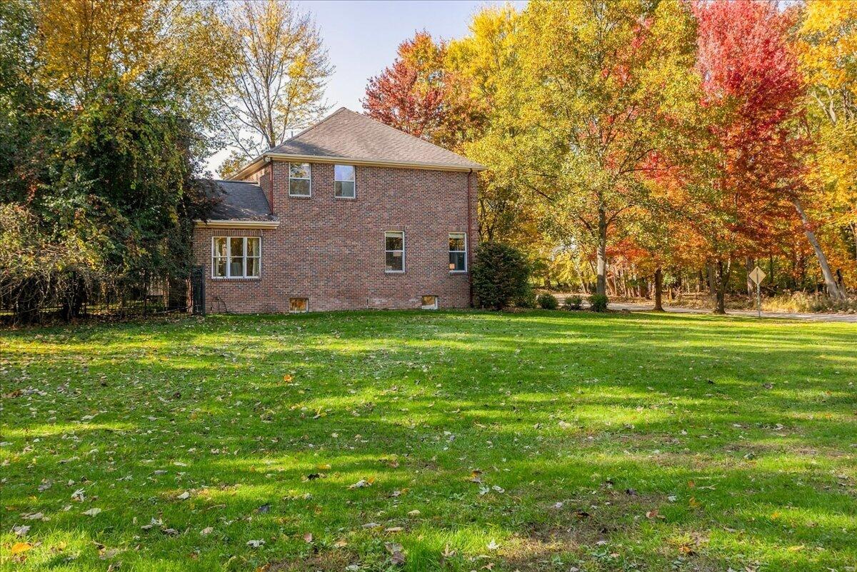 2746 Beechwood Drive SE East Grand Rapids MI 49506
