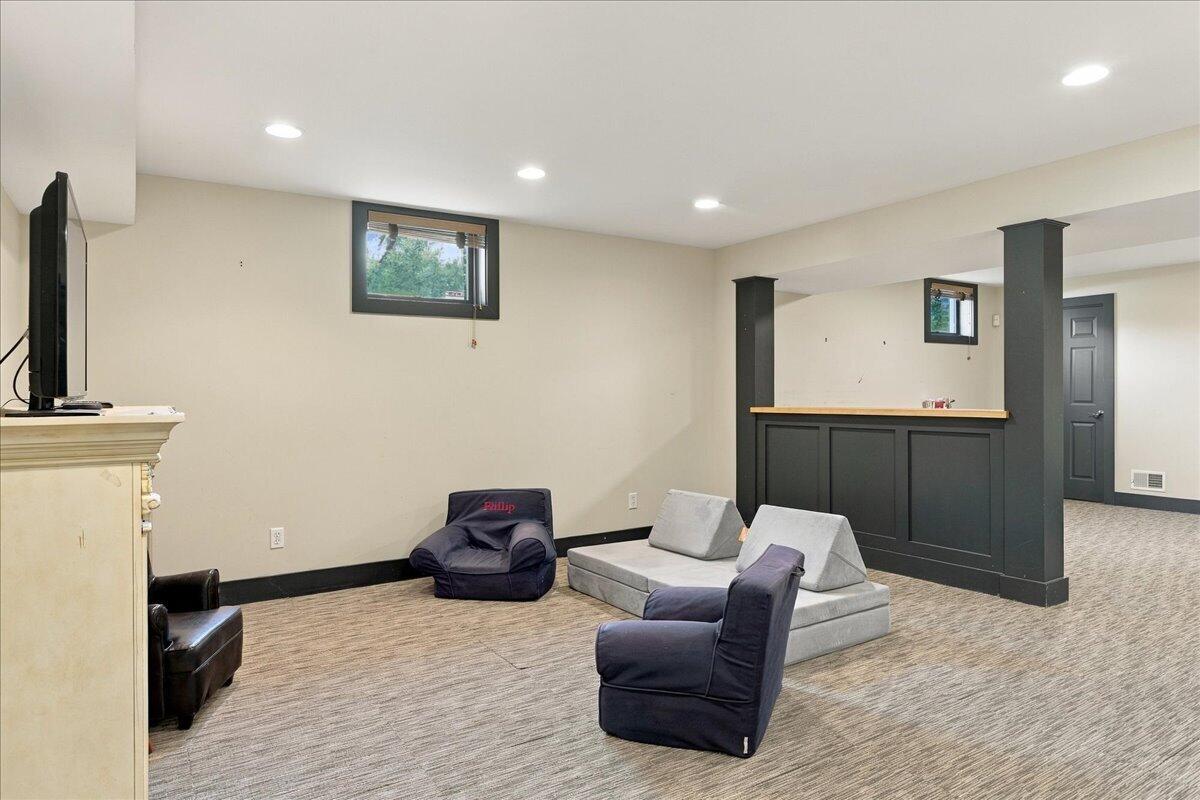 2746 Beechwood Drive SE East Grand Rapids MI 49506