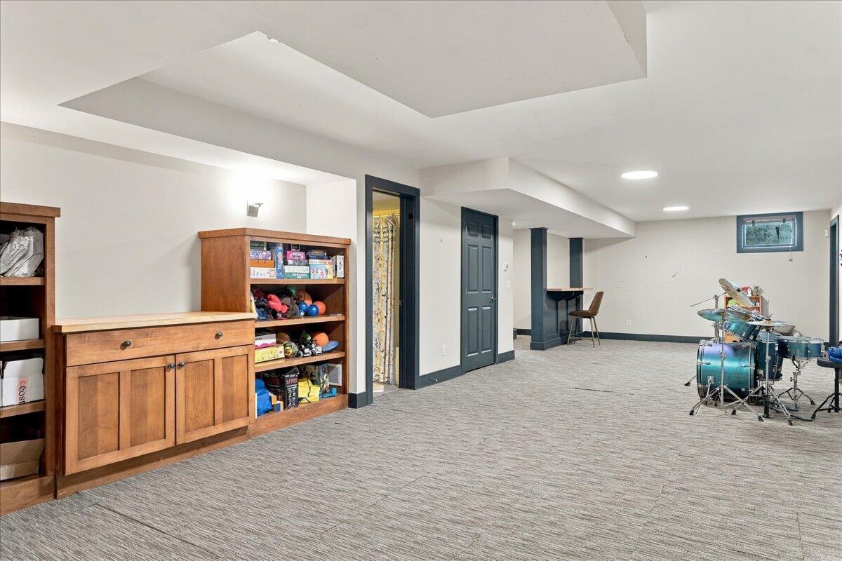 2746 Beechwood Drive SE East Grand Rapids MI 49506