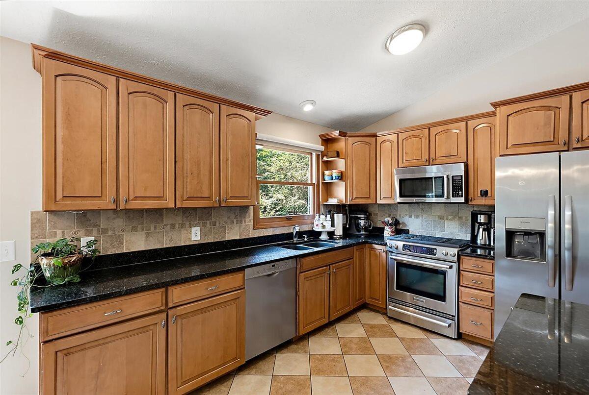 1460 Post Avenue Holland MI 49424