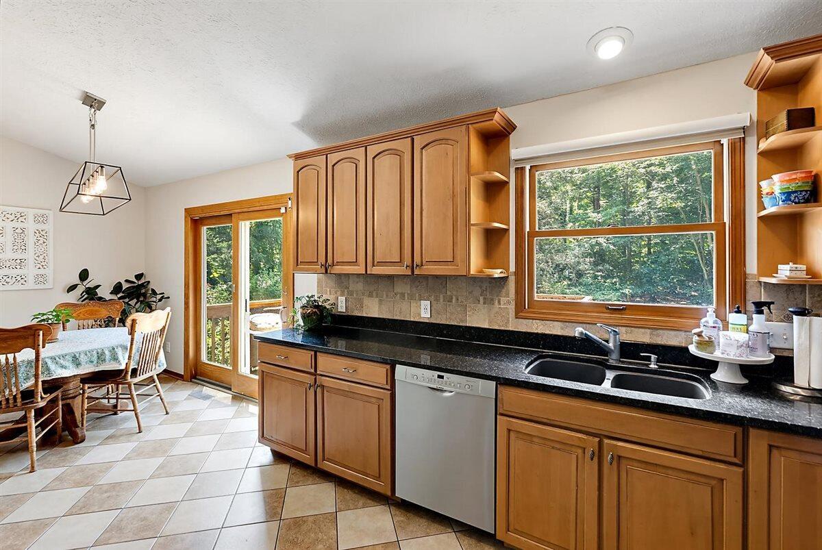 1460 Post Avenue Holland MI 49424