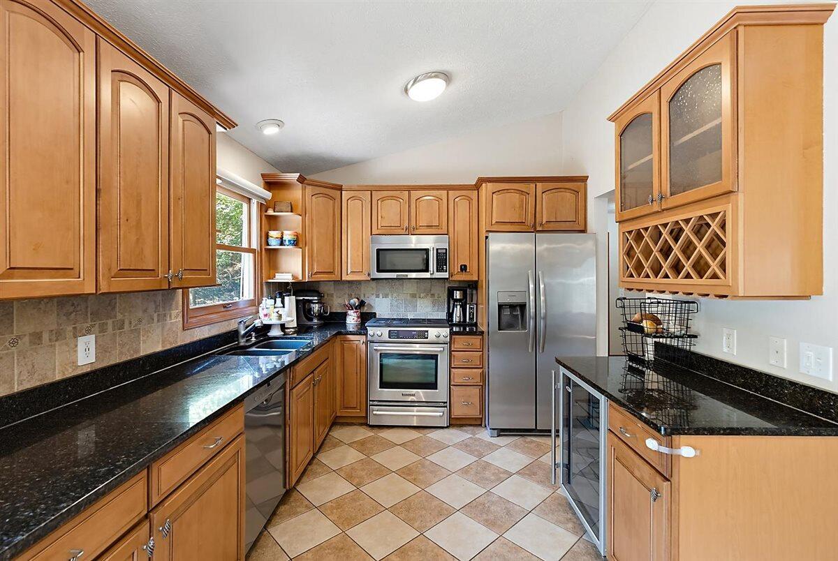 1460 Post Avenue Holland MI 49424