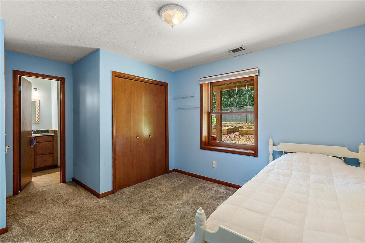 1460 Post Avenue Holland MI 49424