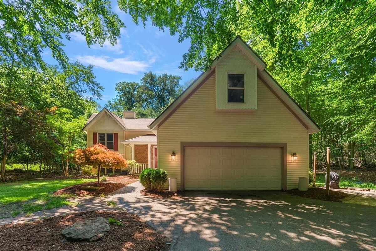1460 Post Avenue Holland MI 49424
