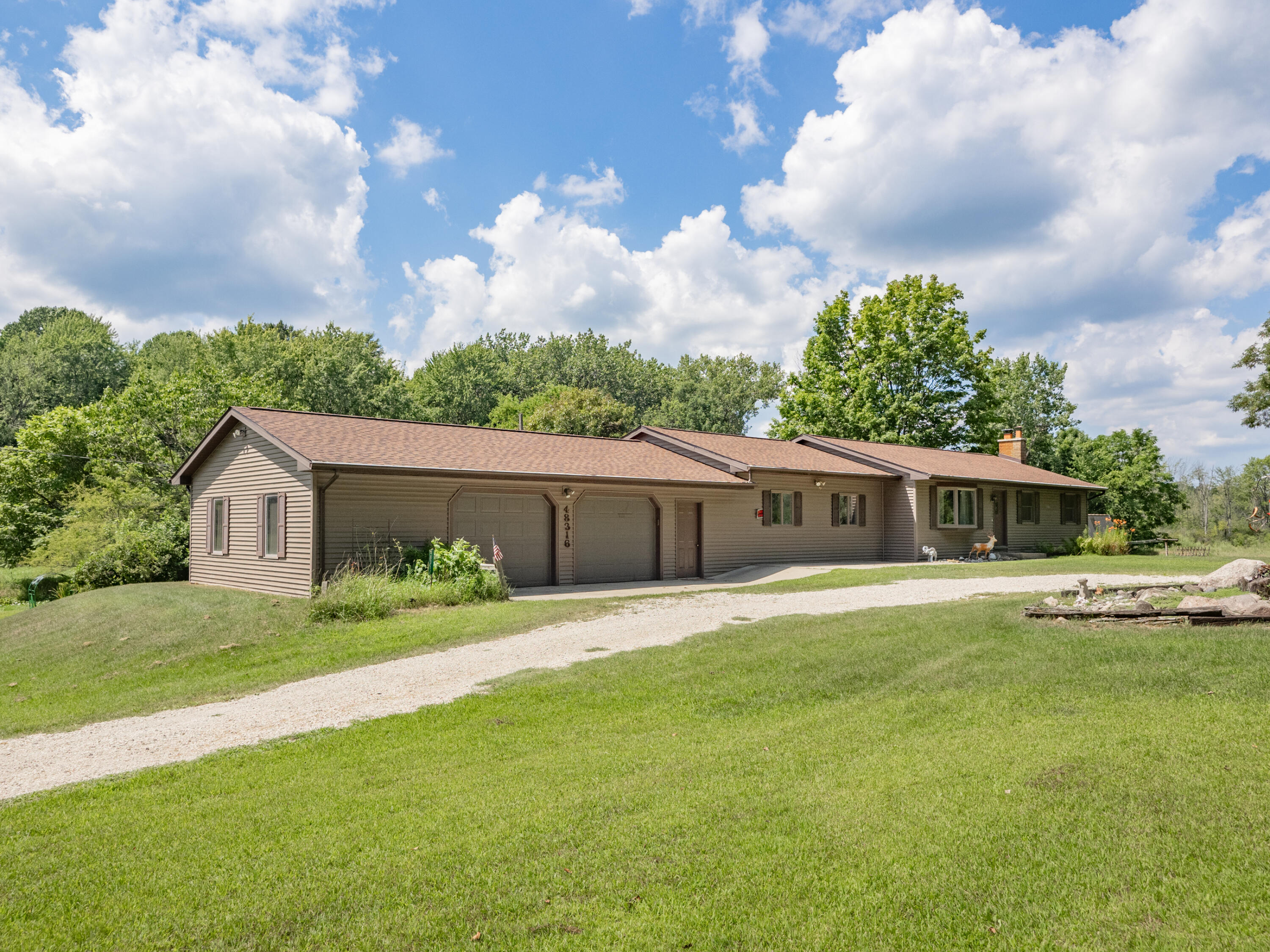 48316 County Road 384 Grand Junction MI 49056