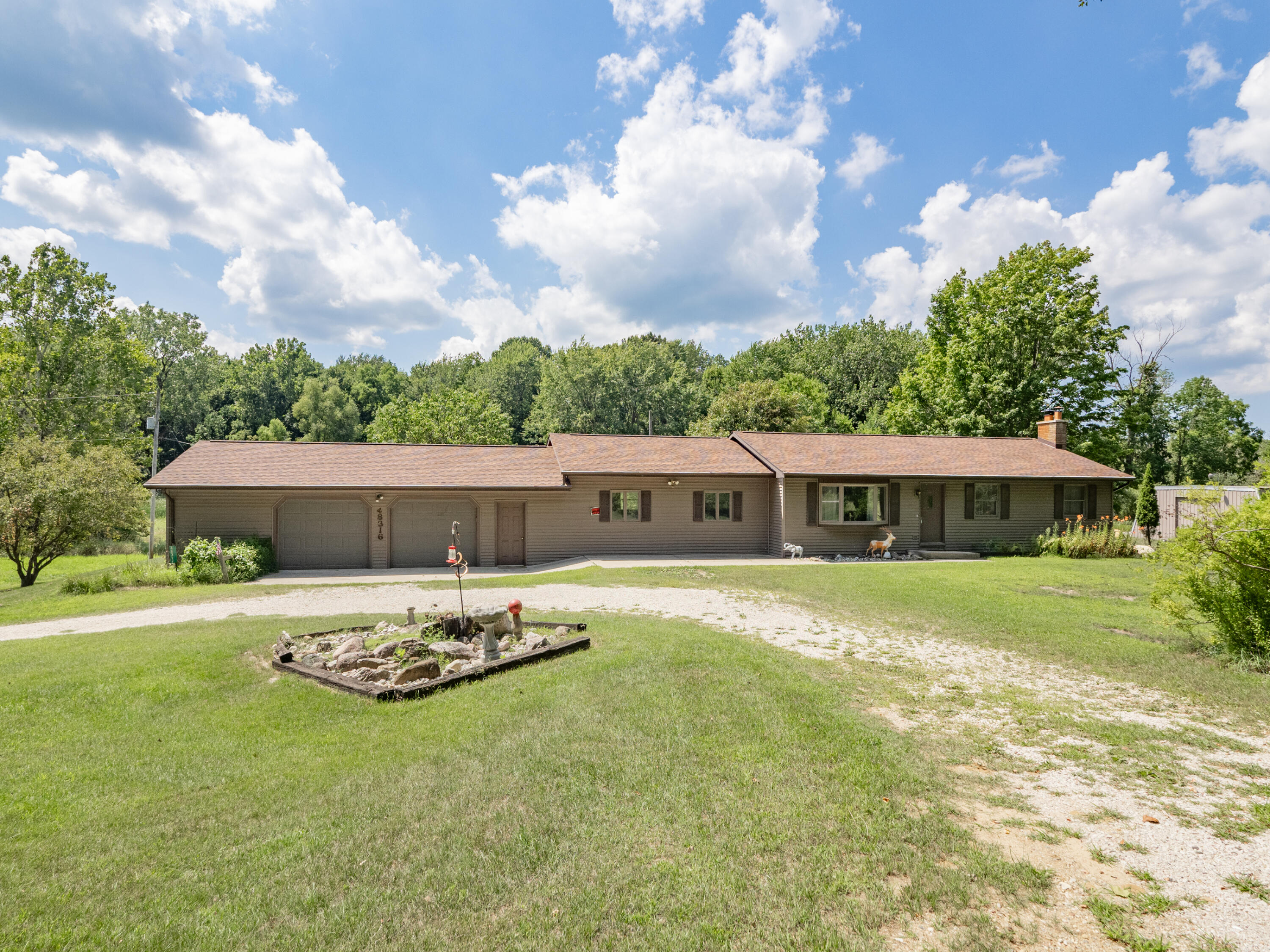 48316 County Road 384 Grand Junction MI 49056