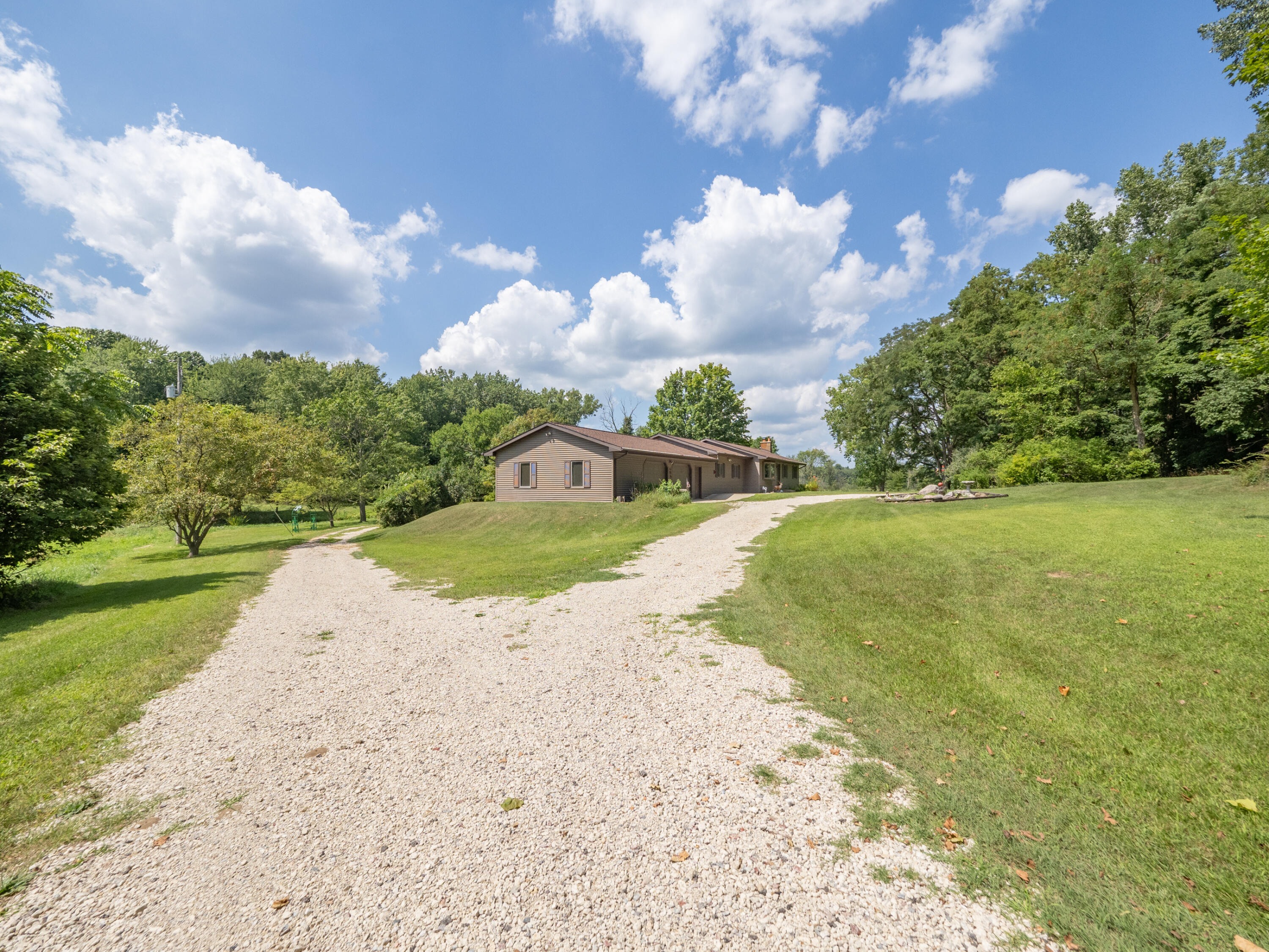48316 County Road 384 Grand Junction MI 49056