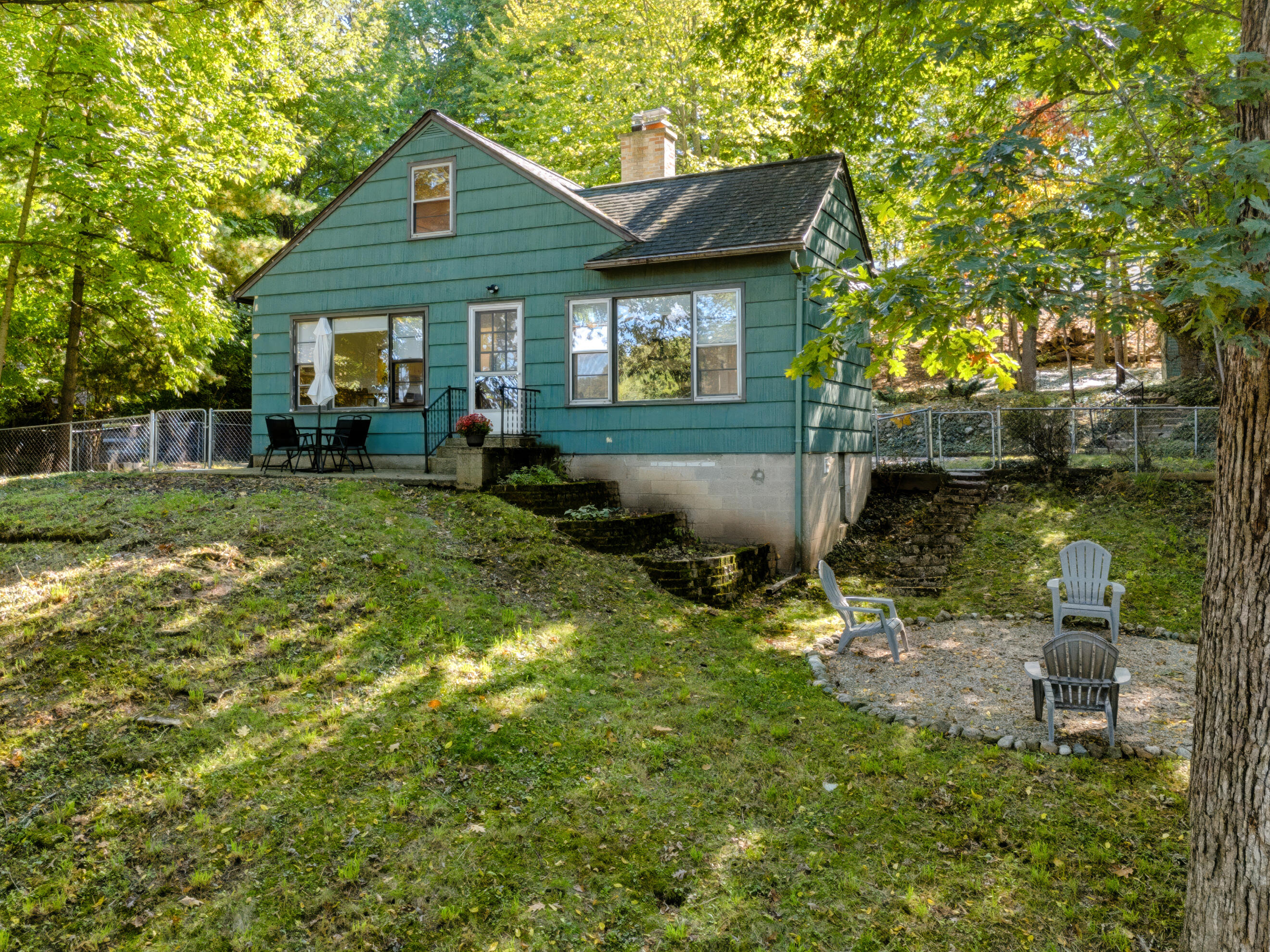 2400 Crest Drive Kalamazoo MI 49008