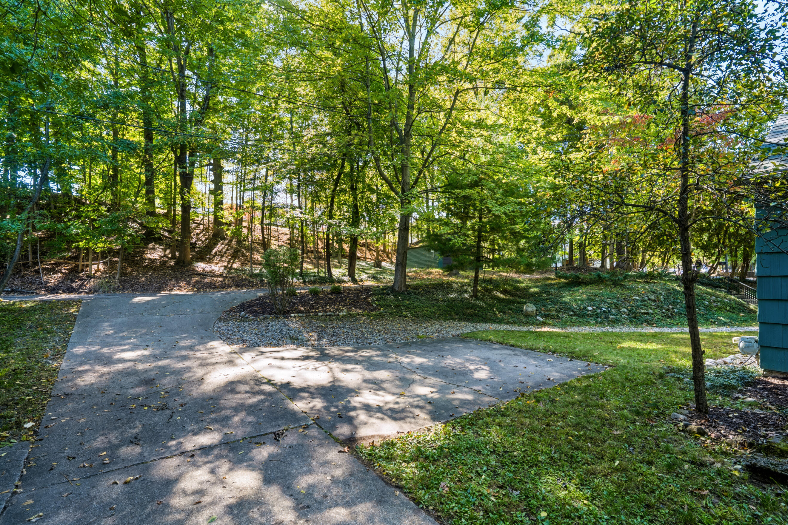 2400 Crest Drive Kalamazoo MI 49008
