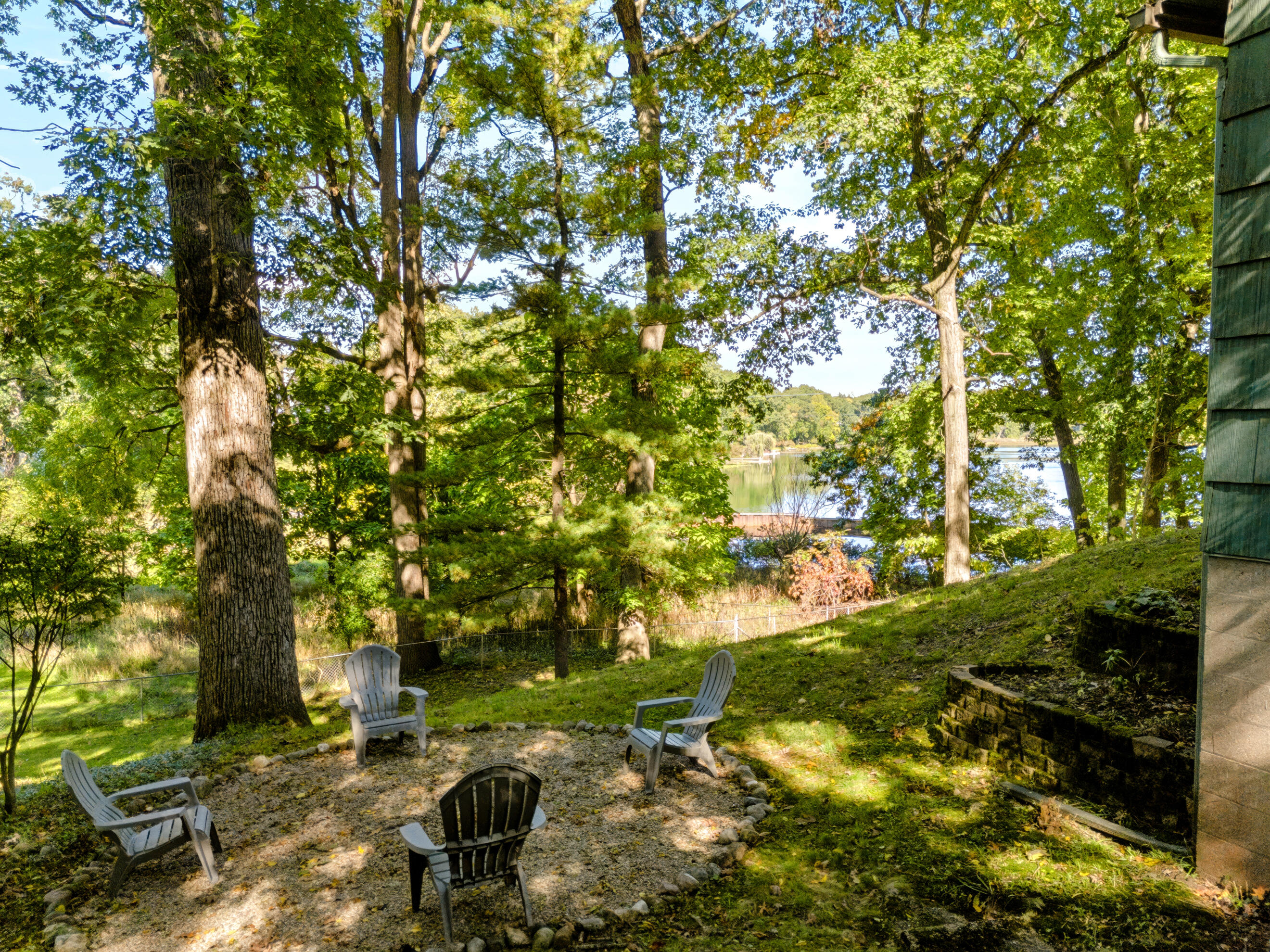 2400 Crest Drive Kalamazoo MI 49008