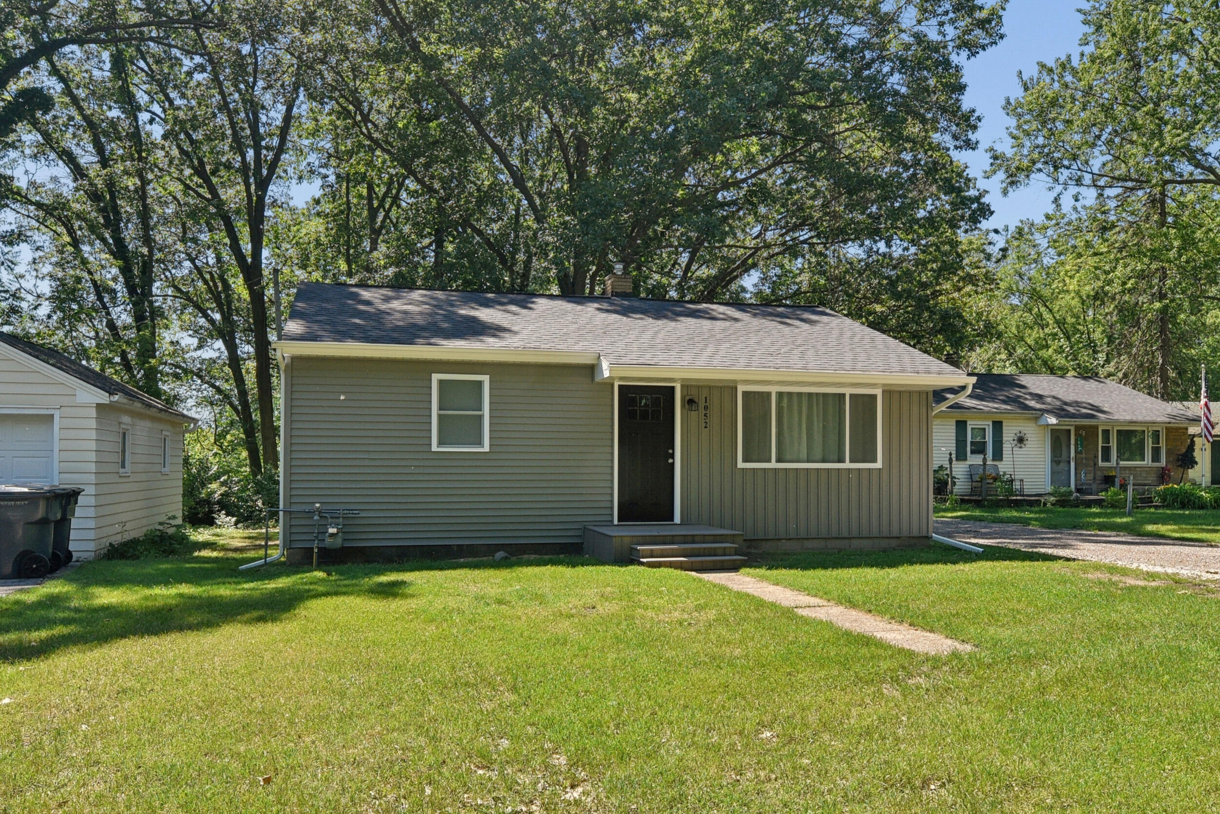 1052 Woodward Avenue Benton Harbor MI 49022