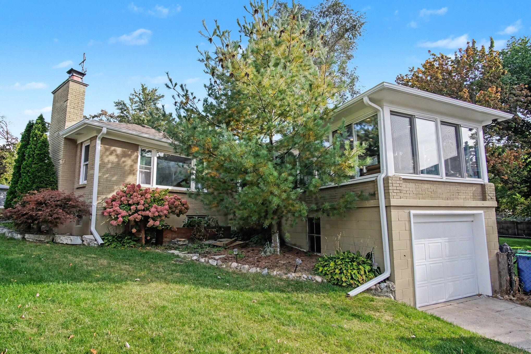 1706 Boston Street SE Grand Rapids MI 49506