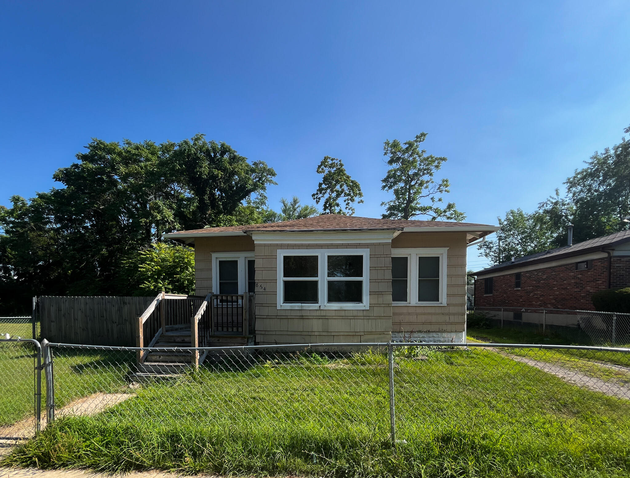 864 Highland Avenue Benton Harbor MI 49022