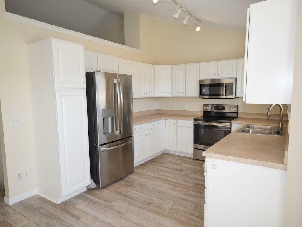 3015 Mandarin Grove Lane Kalamazoo MI 49004