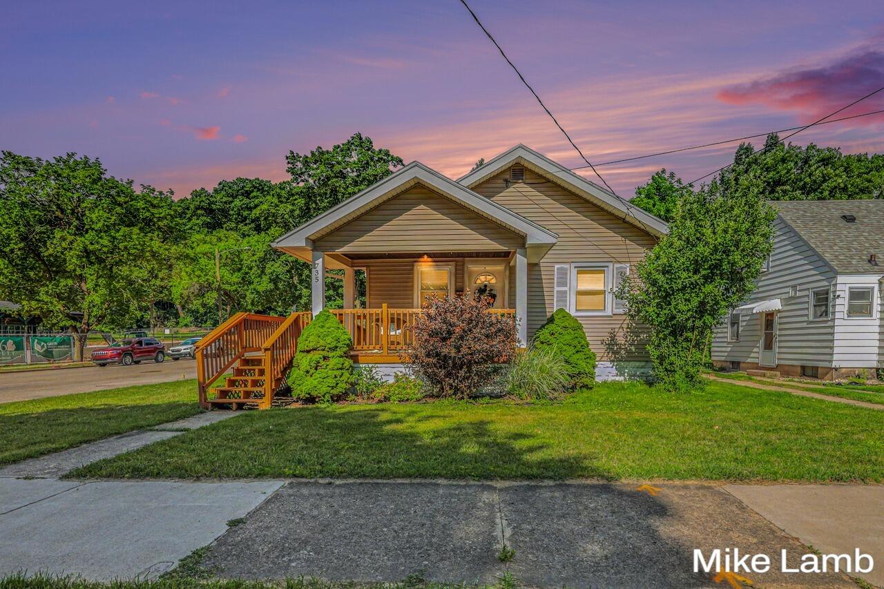 735 Van Buren Avenue NW Grand Rapids MI 49504