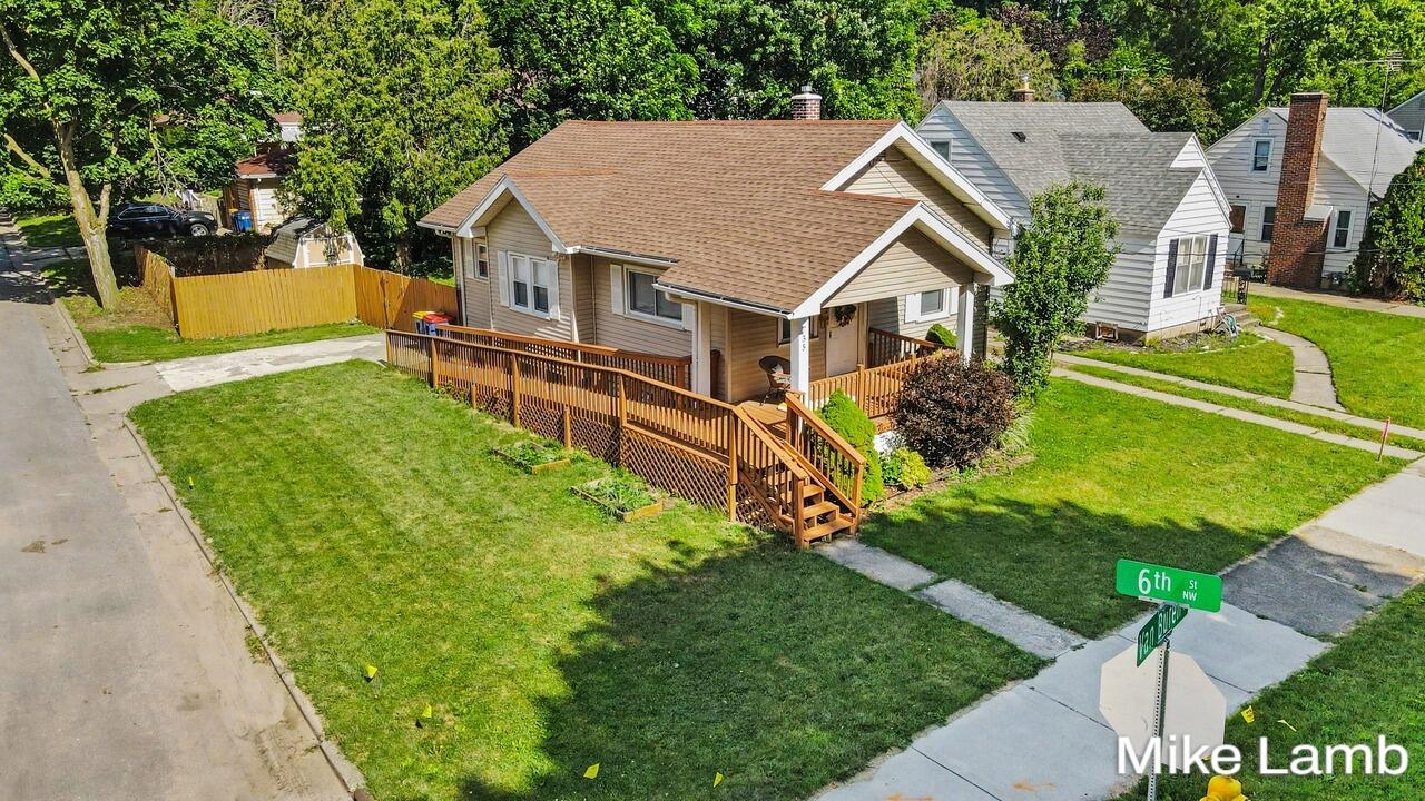 735 Van Buren Avenue NW Grand Rapids MI 49504