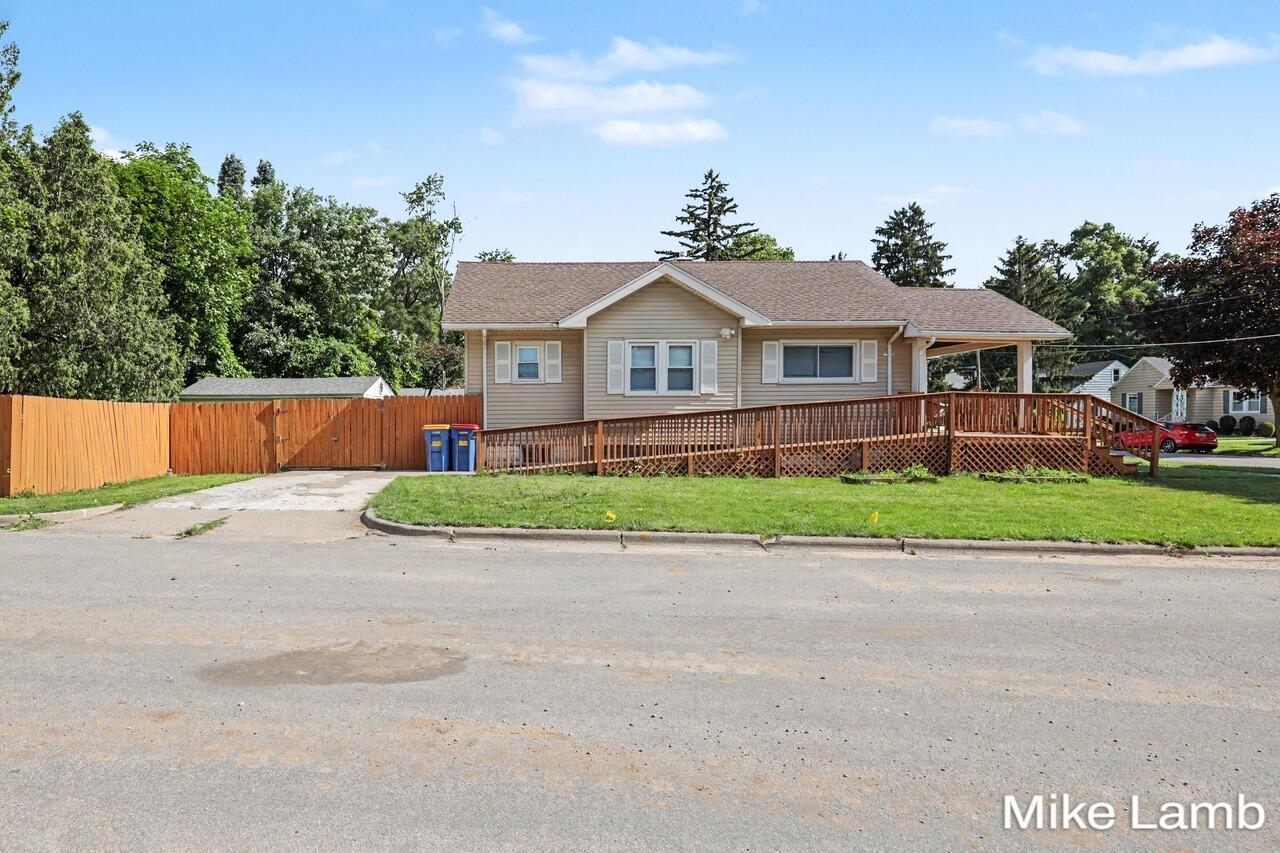 735 Van Buren Avenue NW Grand Rapids MI 49504