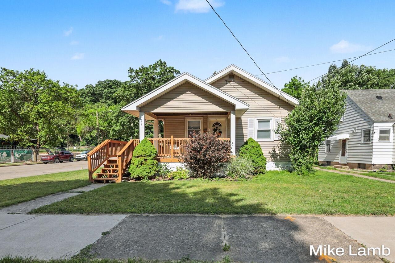 735 Van Buren Avenue NW Grand Rapids MI 49504