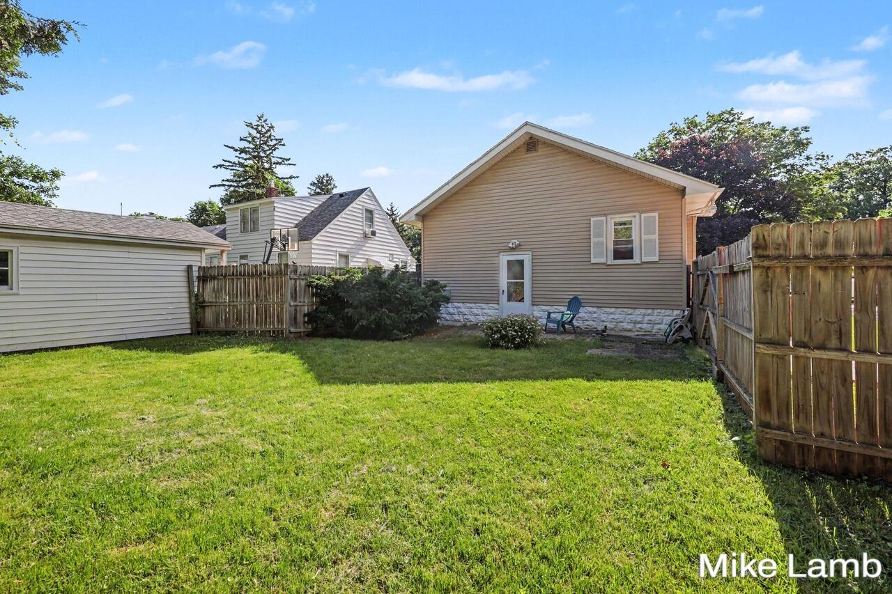 735 Van Buren Avenue NW Grand Rapids MI 49504