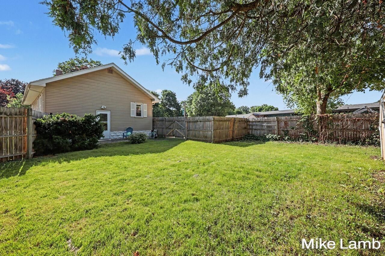 735 Van Buren Avenue NW Grand Rapids MI 49504