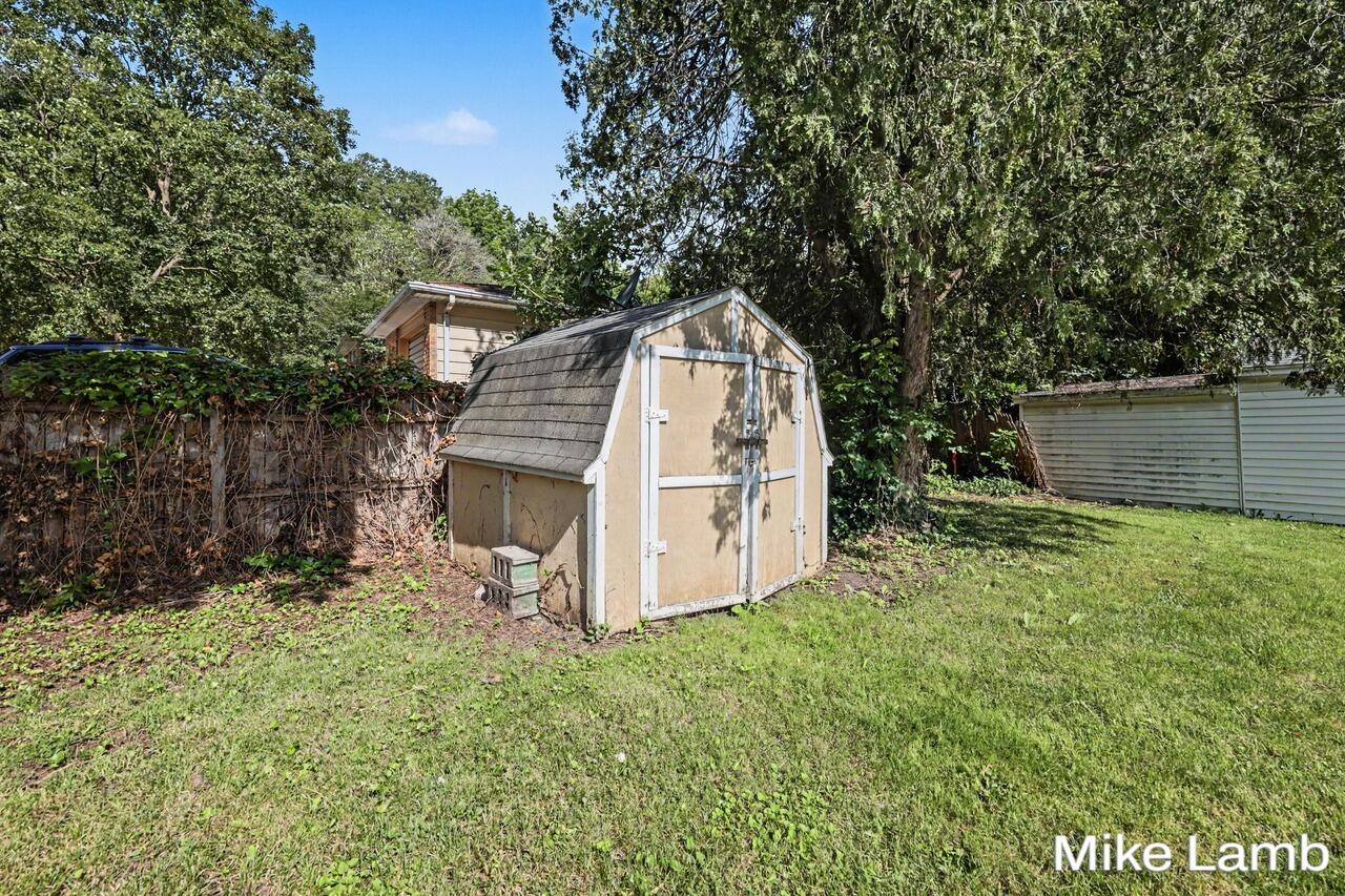 735 Van Buren Avenue NW Grand Rapids MI 49504
