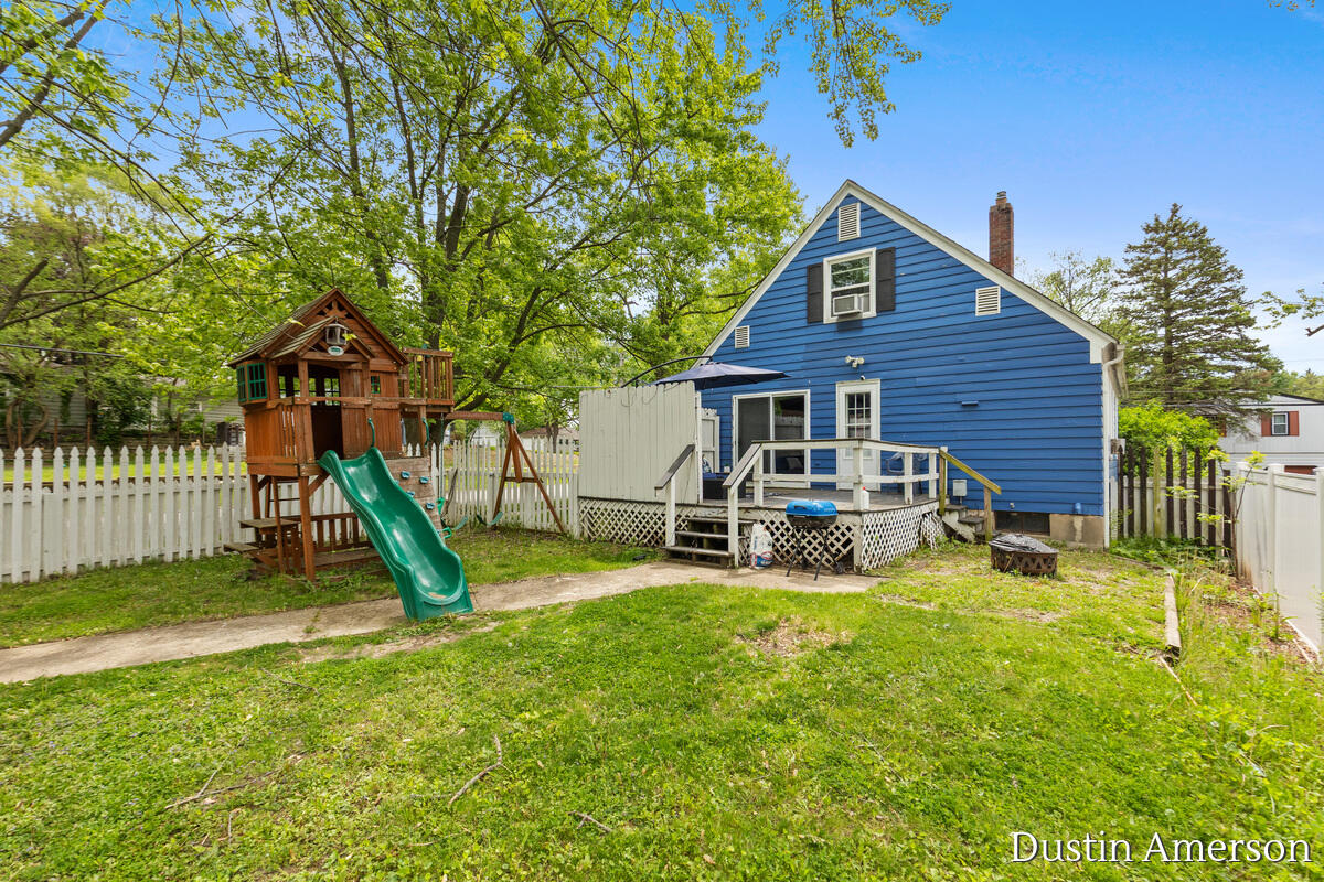 1411 Lewison Avenue NE Grand Rapids MI 49505