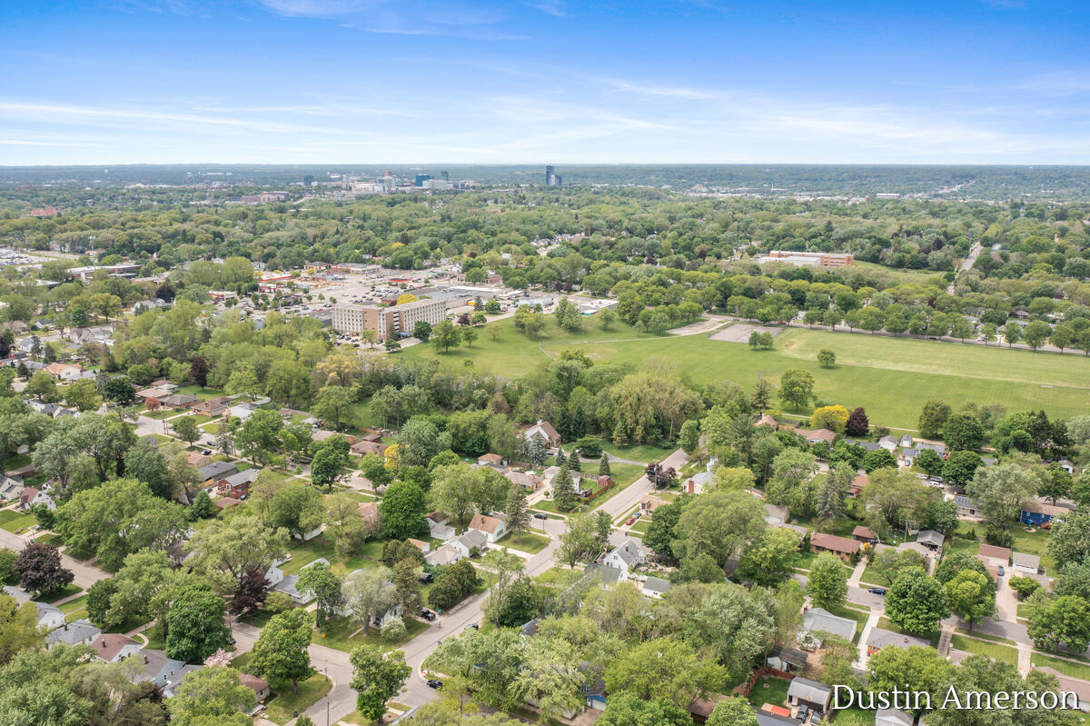 1411 Lewison Avenue NE Grand Rapids MI 49505
