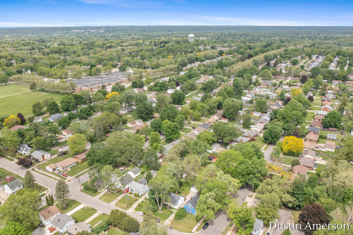 1411 Lewison Avenue NE Grand Rapids MI 49505