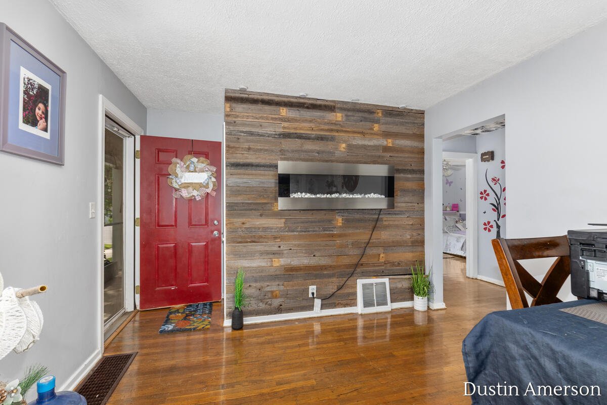 1411 Lewison Avenue NE Grand Rapids MI 49505