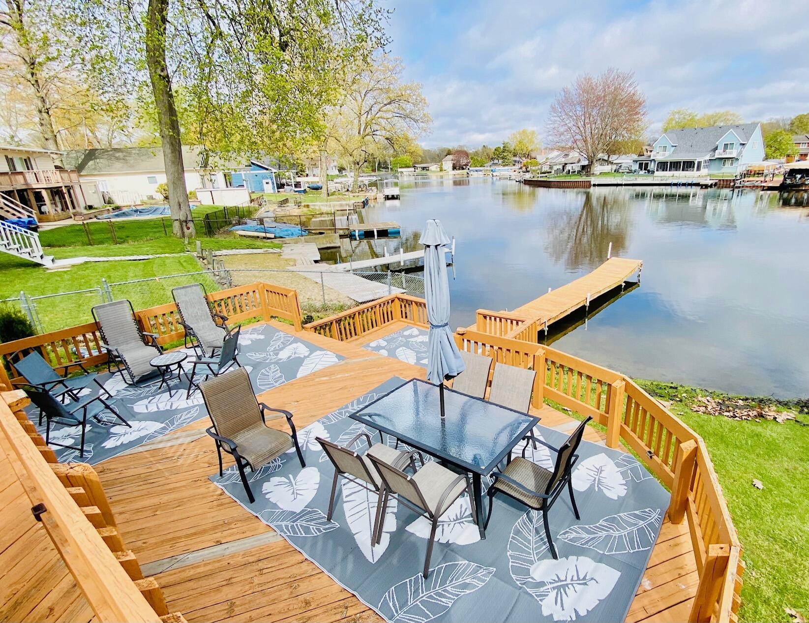 4733 Shore Drive Coloma MI 49038