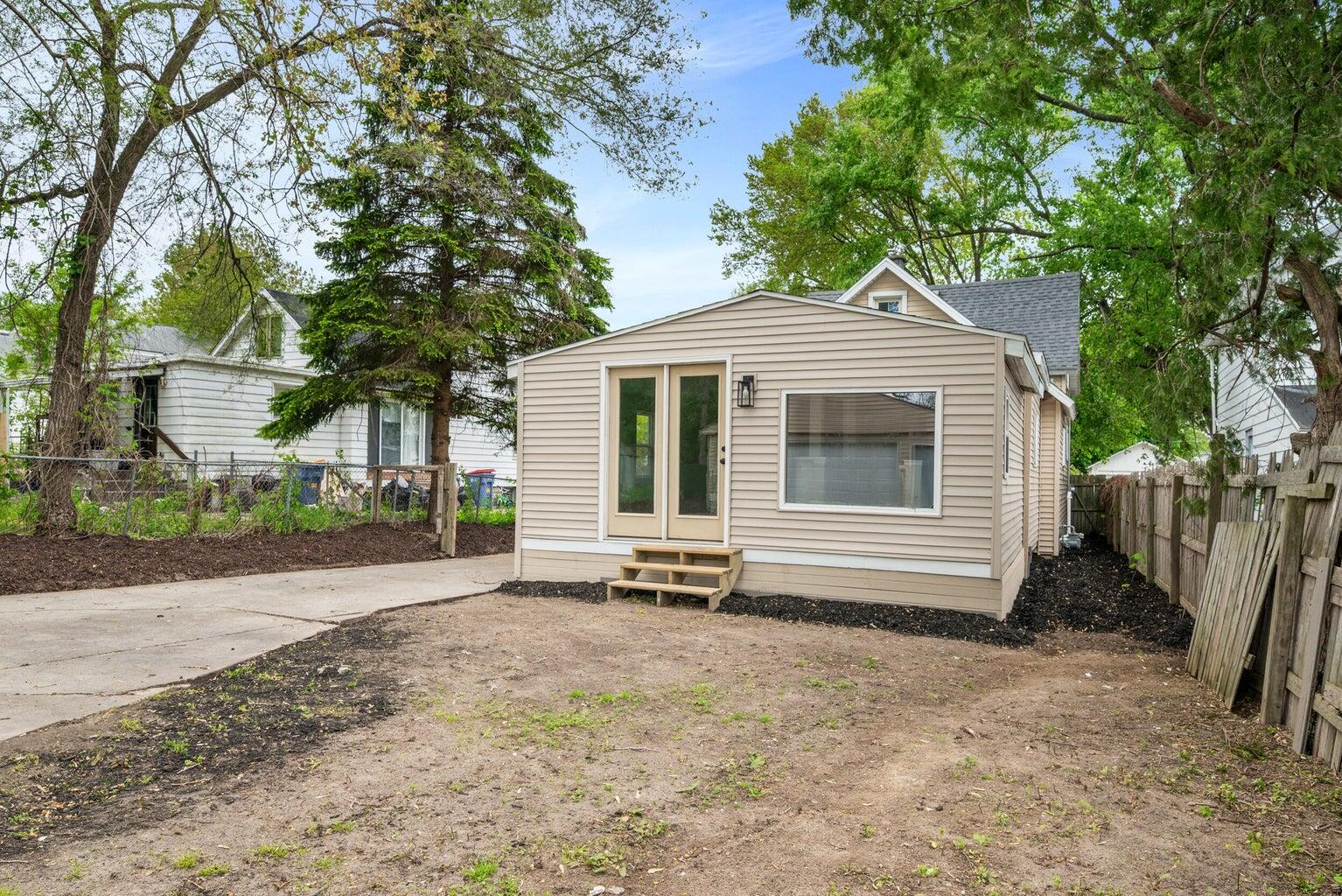 1312 Crosby Street NW Grand Rapids MI 49504