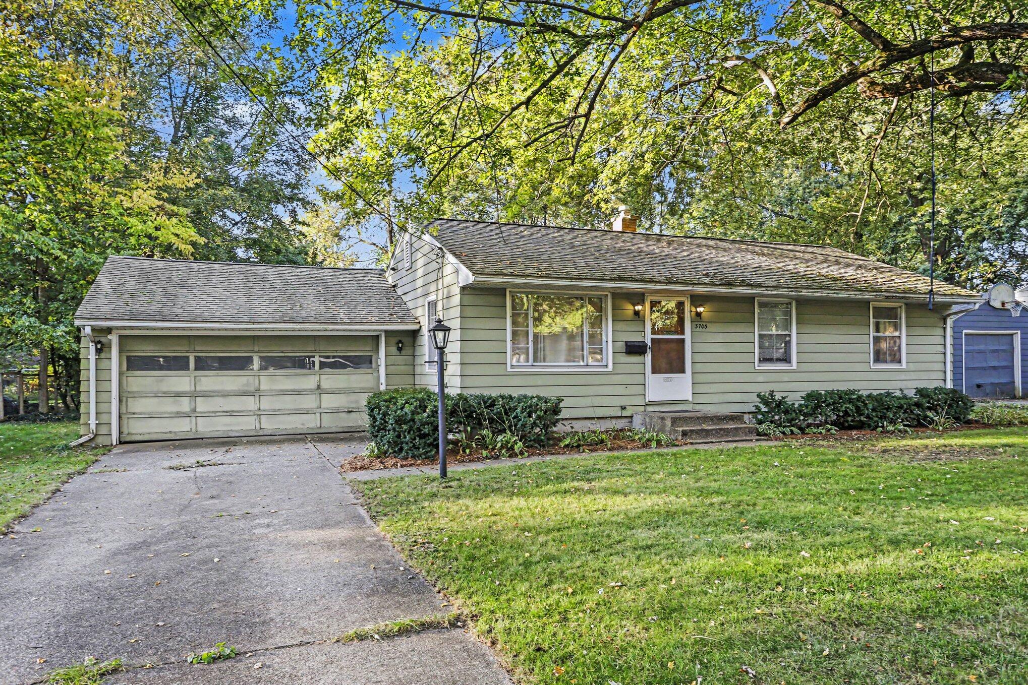 3703 Iroquois Trail Kalamazoo MI 49006
