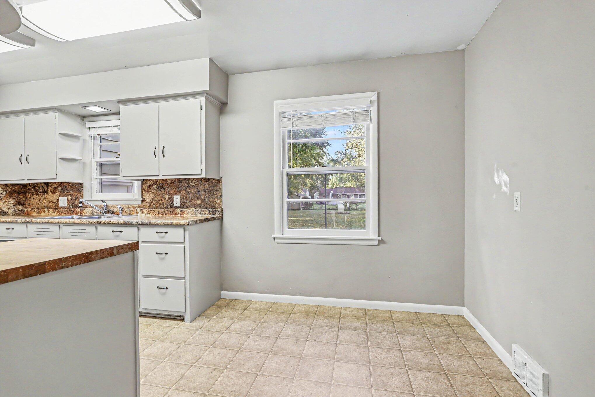 3703 Iroquois Trail Kalamazoo MI 49006
