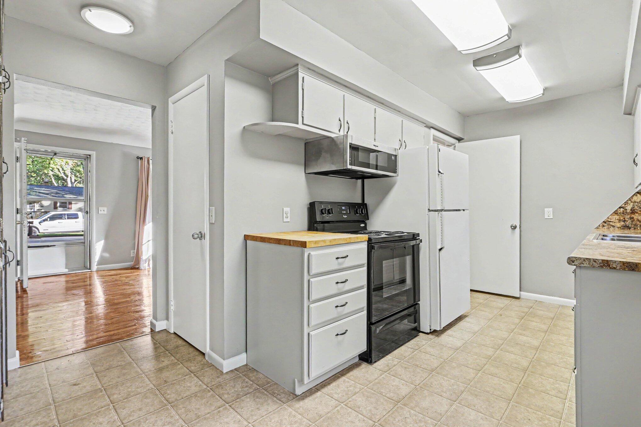 3703 Iroquois Trail Kalamazoo MI 49006