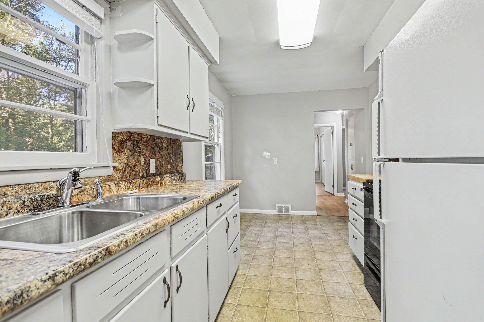 3703 Iroquois Trail Kalamazoo MI 49006