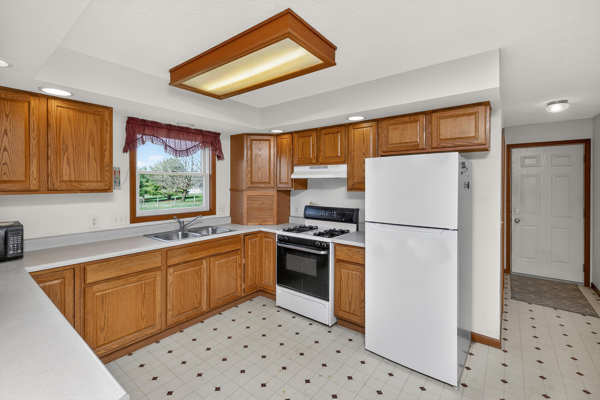 69500 Christiana Lake Road Edwardsburg MI 49112