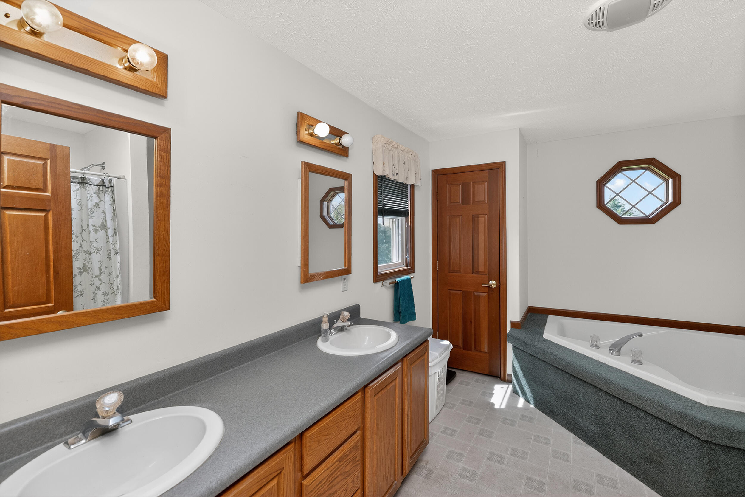 69500 Christiana Lake Road Edwardsburg MI 49112