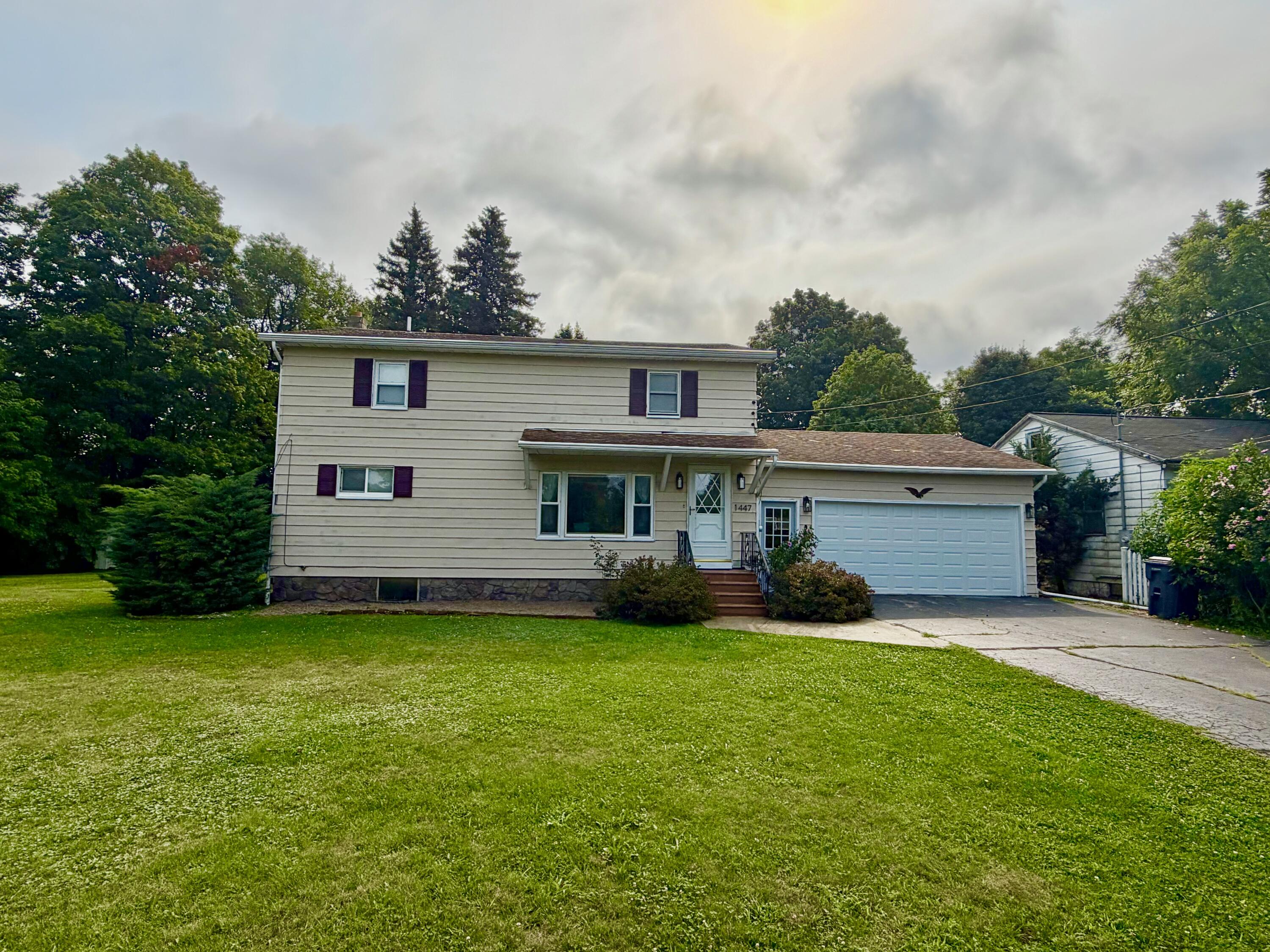 1447 71 1/2 Street South Haven MI 49090