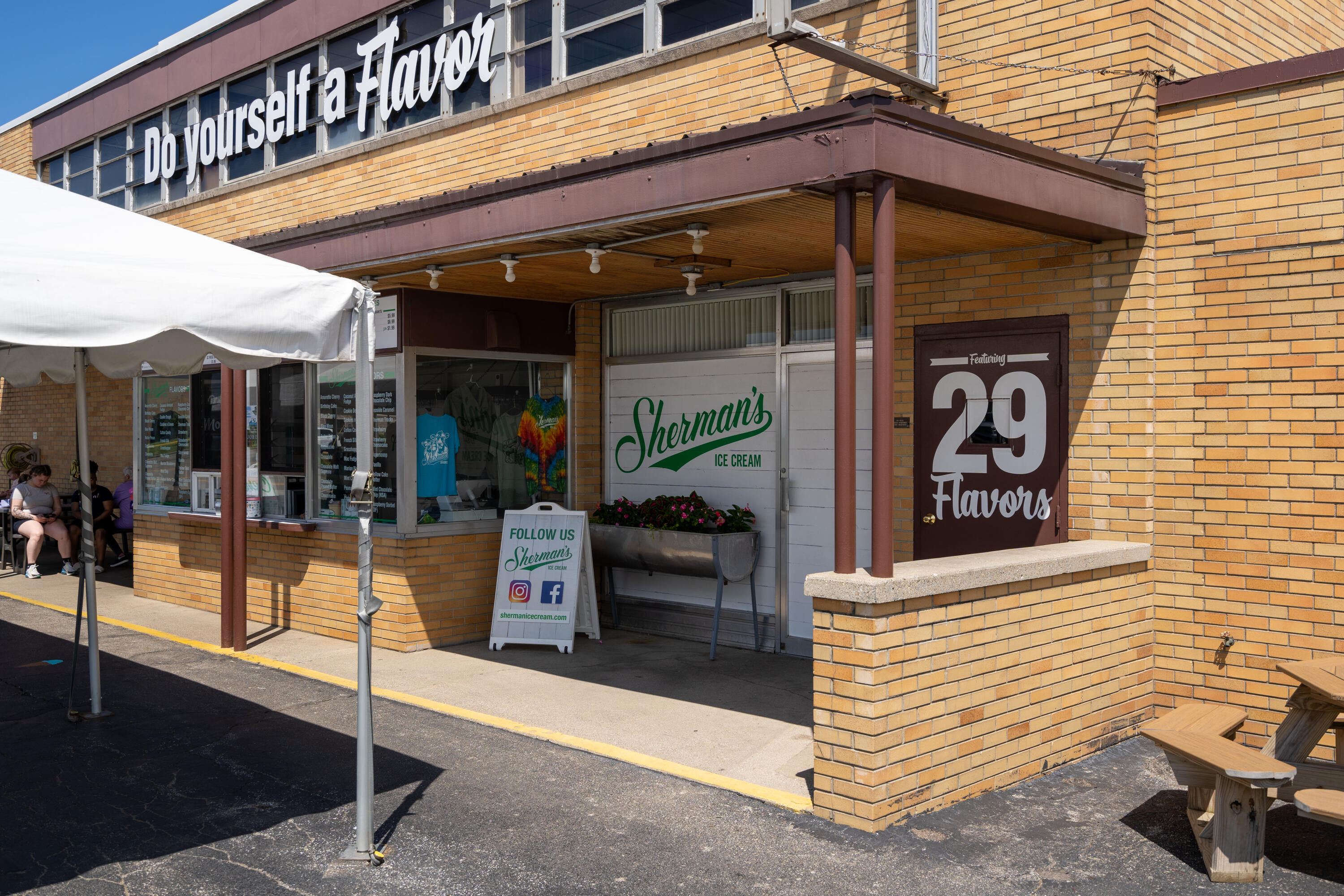 1447 71 1/2 Street South Haven MI 49090