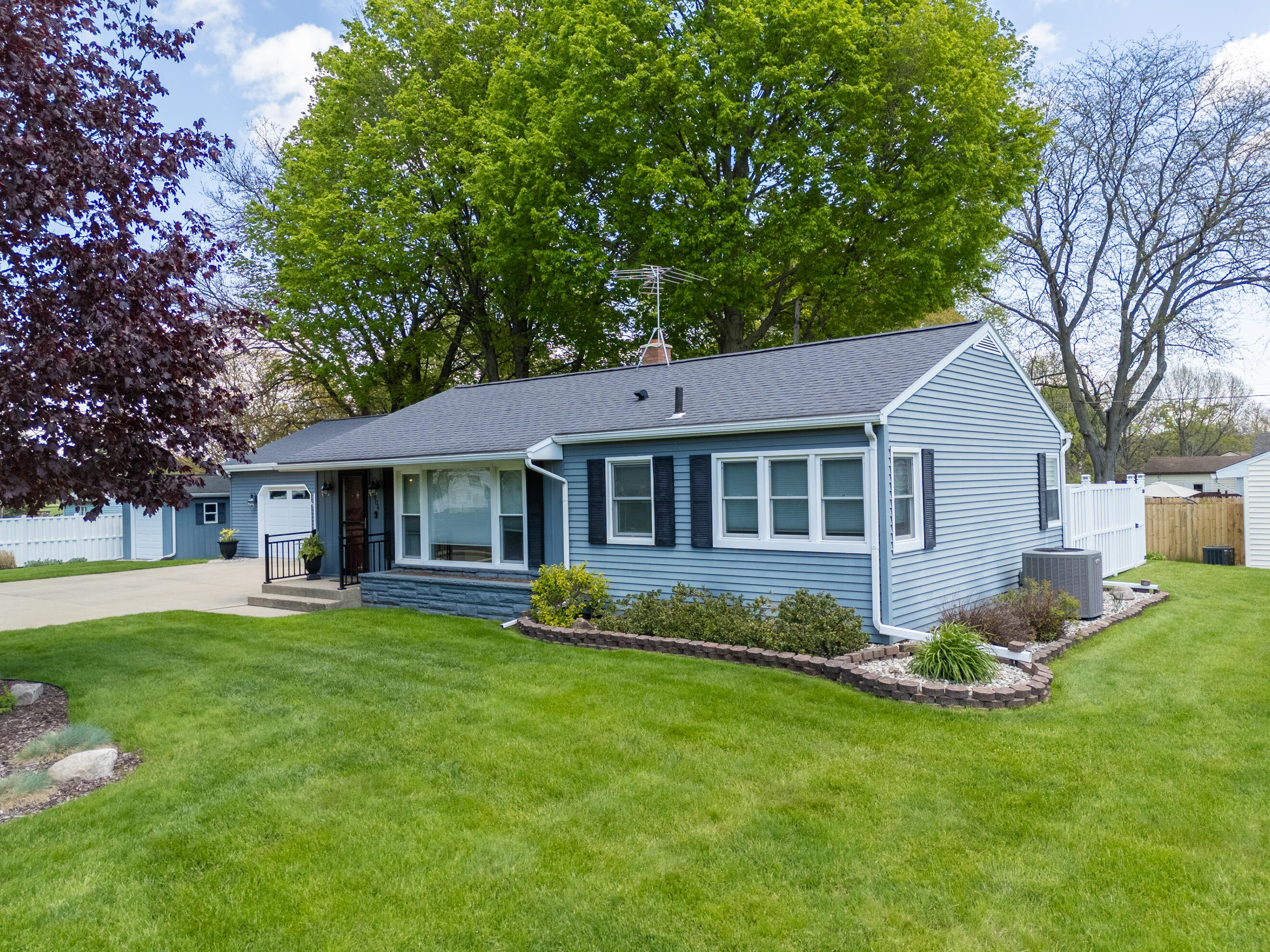 1904 Seminole Street Kalamazoo MI 49006