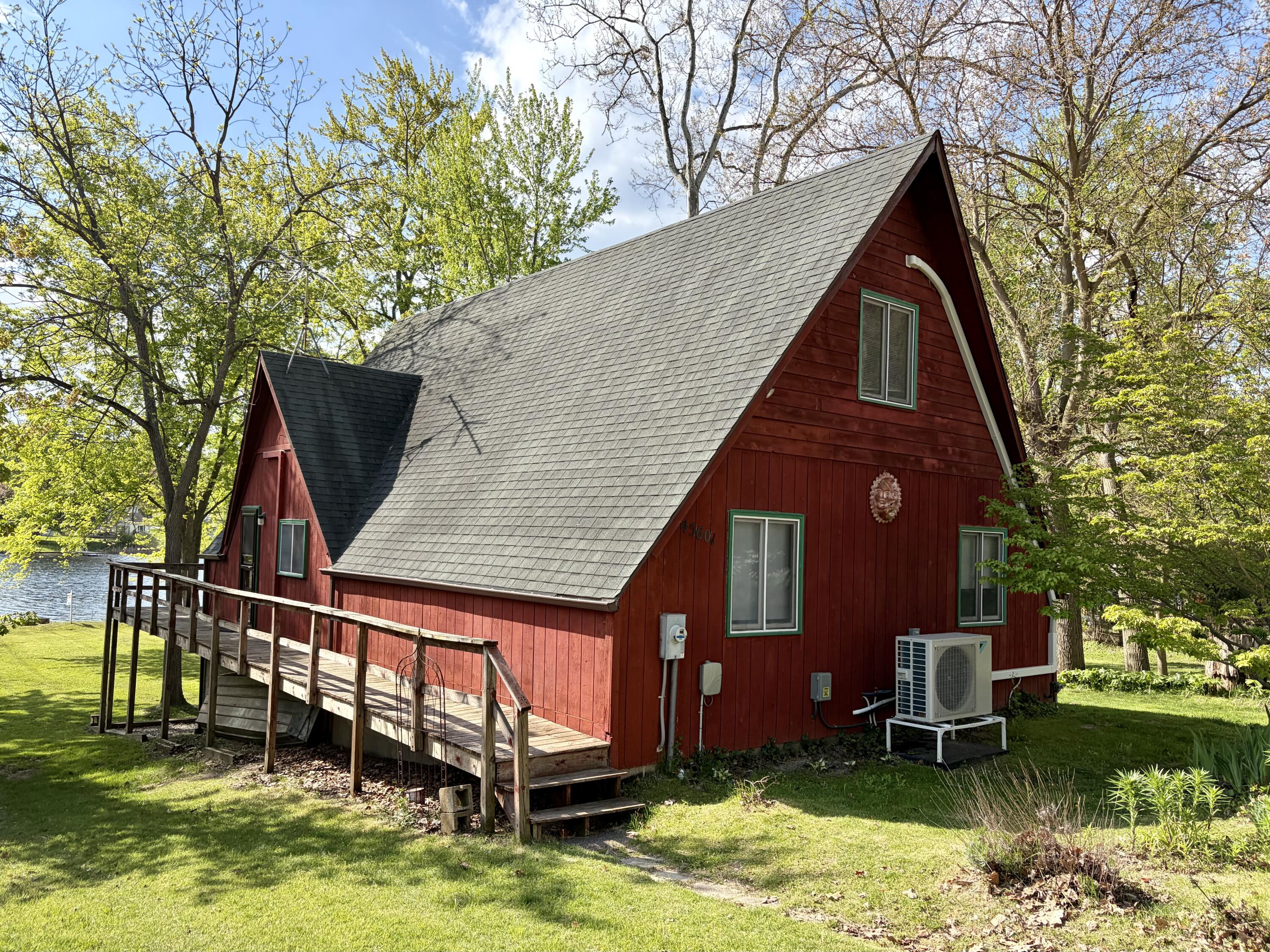 45601 Peninsula Drive E Grand Junction MI 49056
