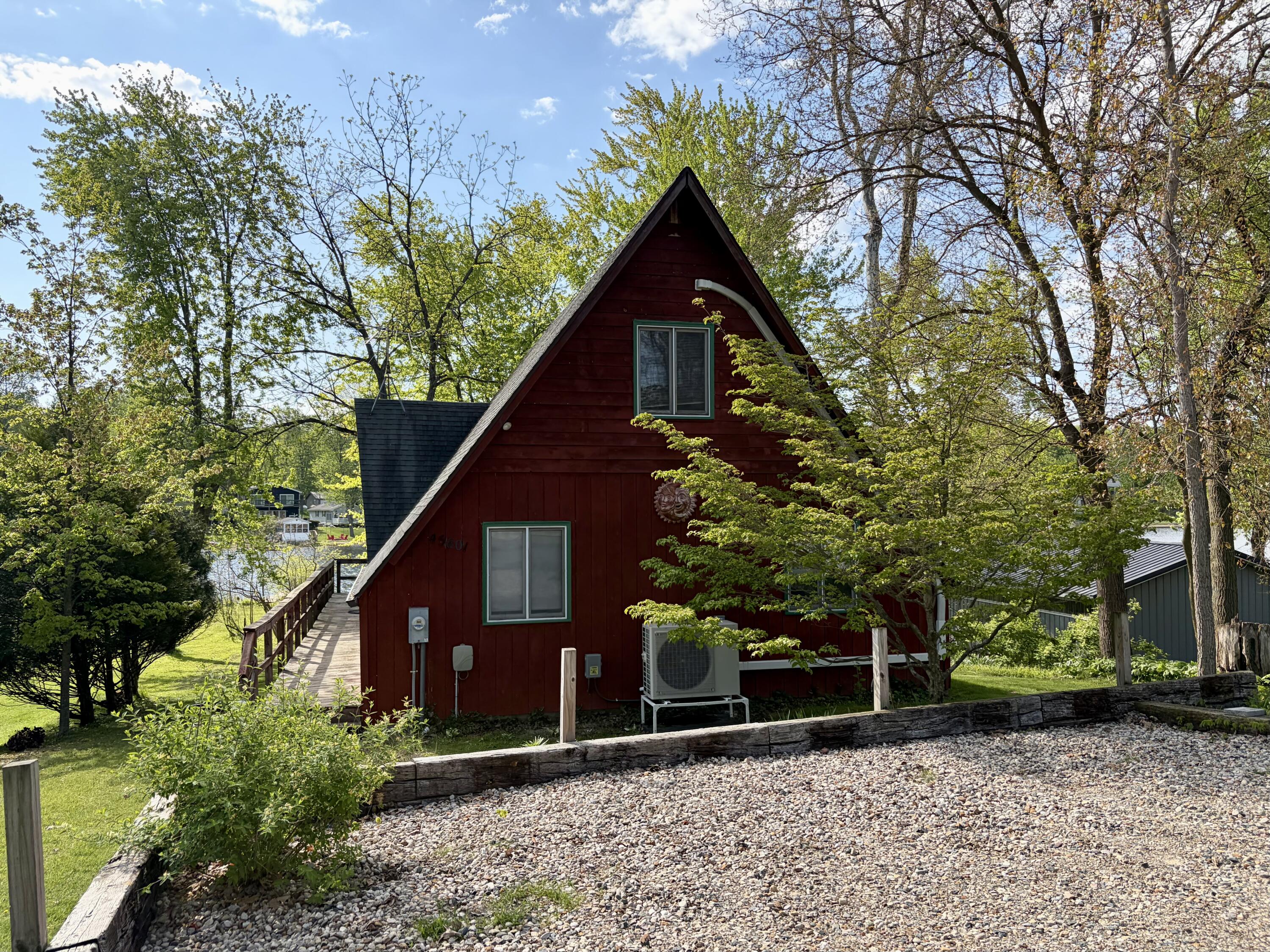 45601 Peninsula Drive E Grand Junction MI 49056